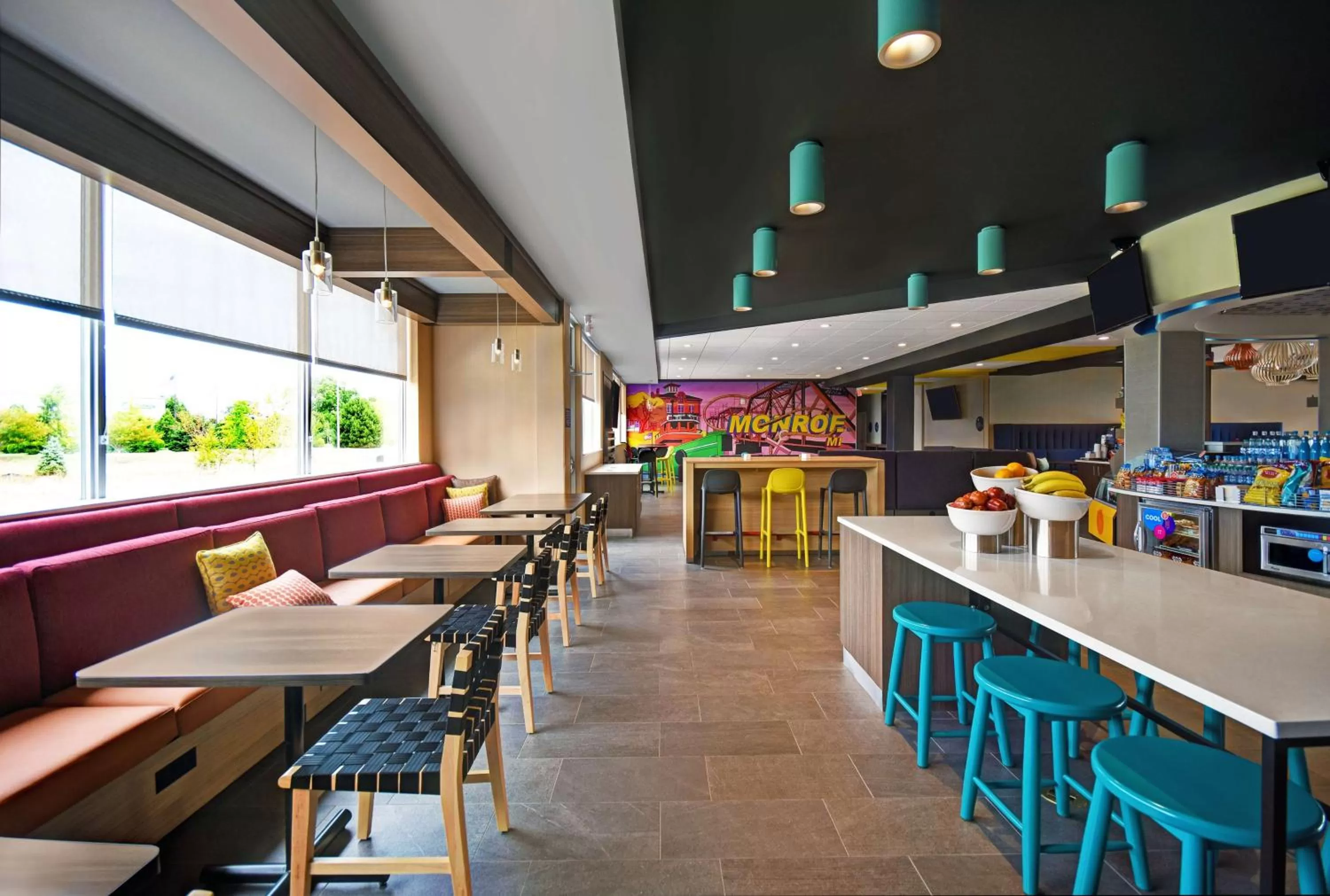 Lobby or reception in Tru By Hilton Monroe, MI