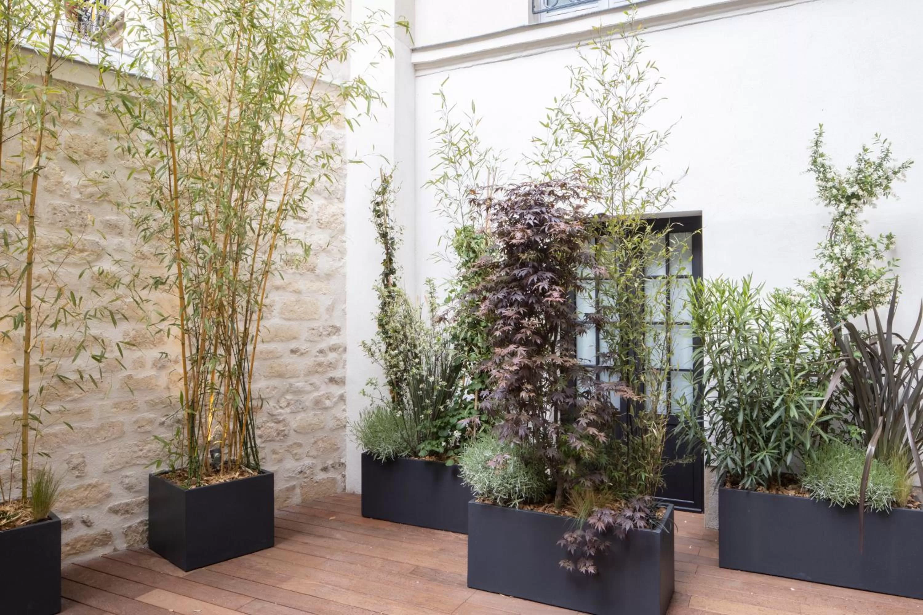 Inner courtyard view in Hôtel Parisianer
