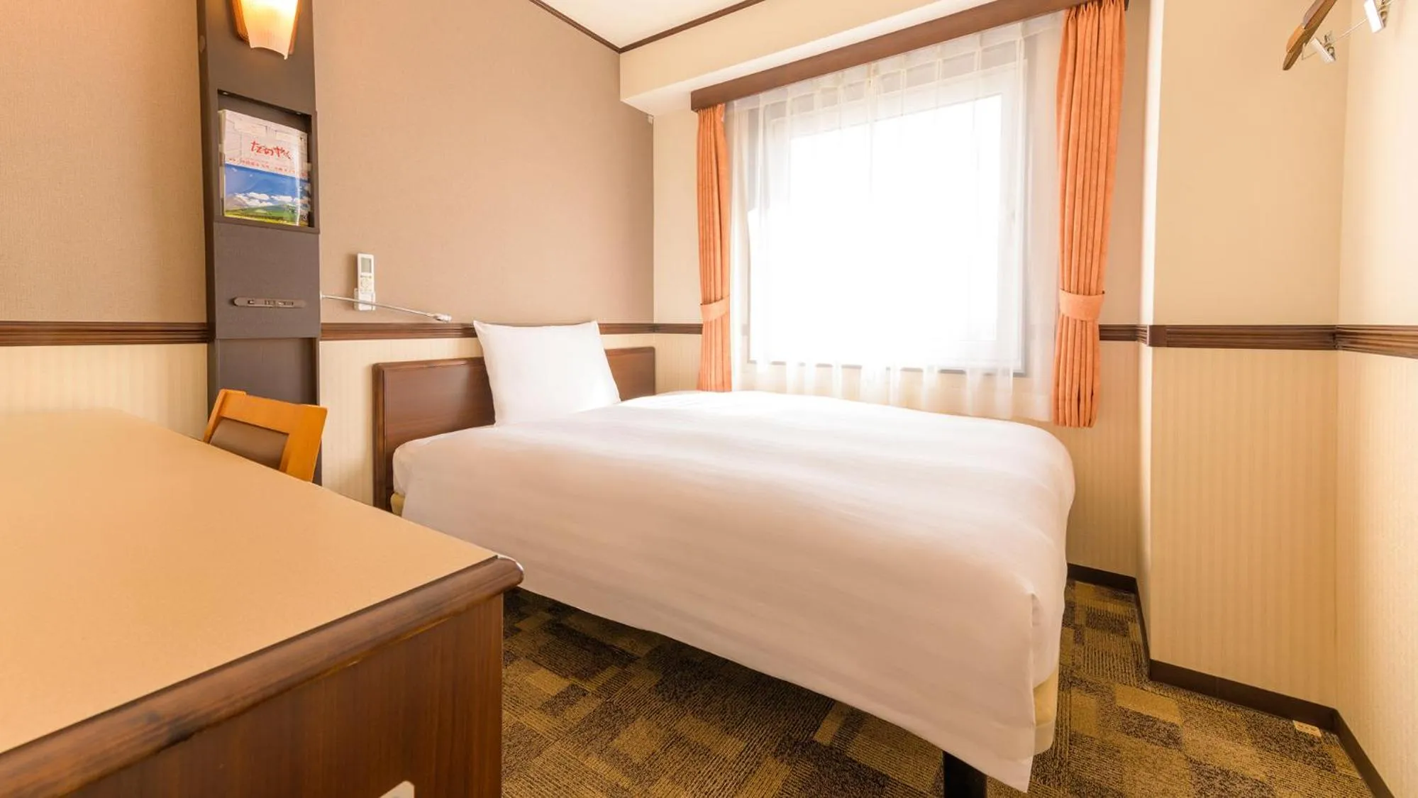 Bedroom, Bed in Toyoko Inn Toyama-eki Shinkansen-guchi No.2