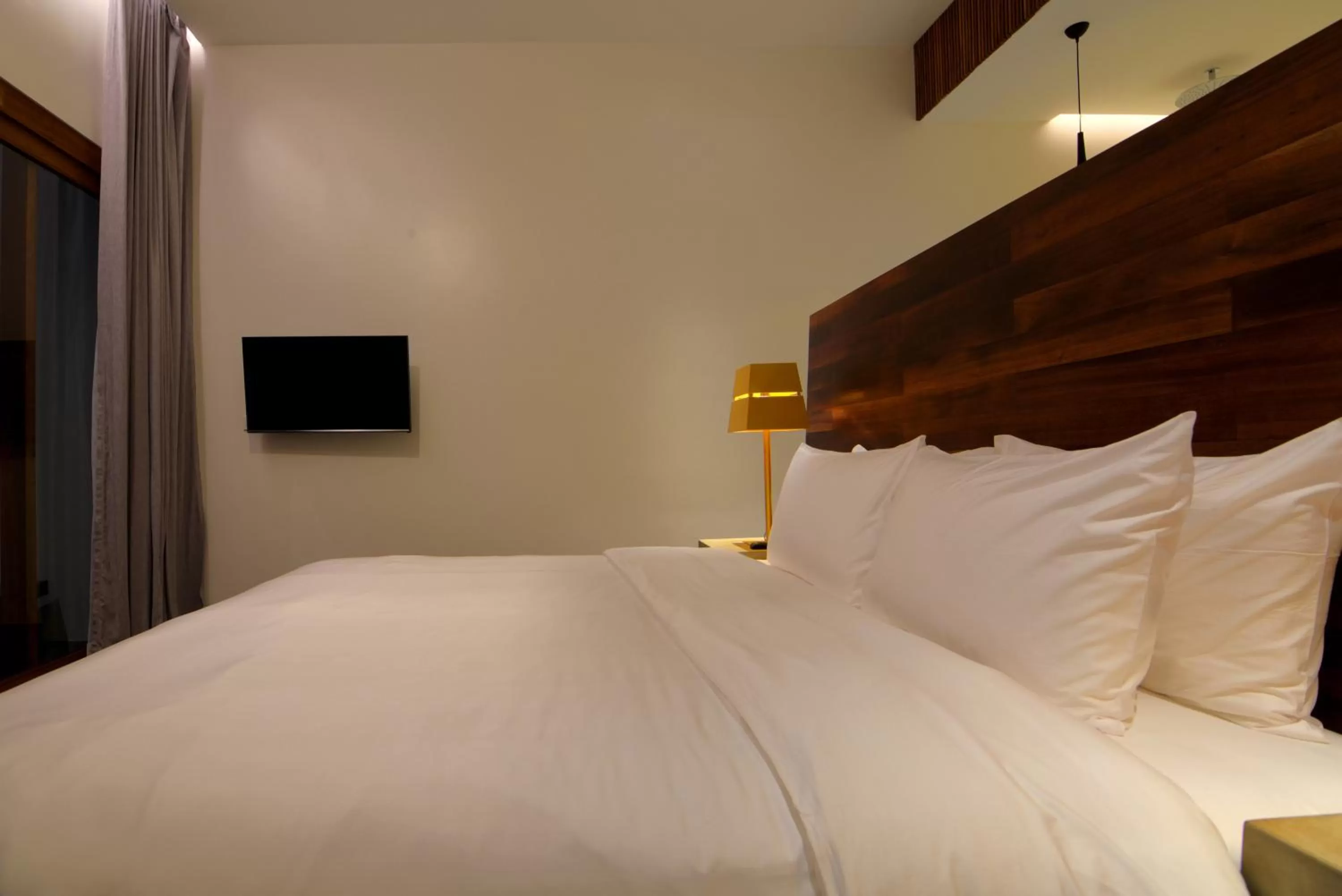 Photo of the whole room, Bed in Apsara Residence Hotel