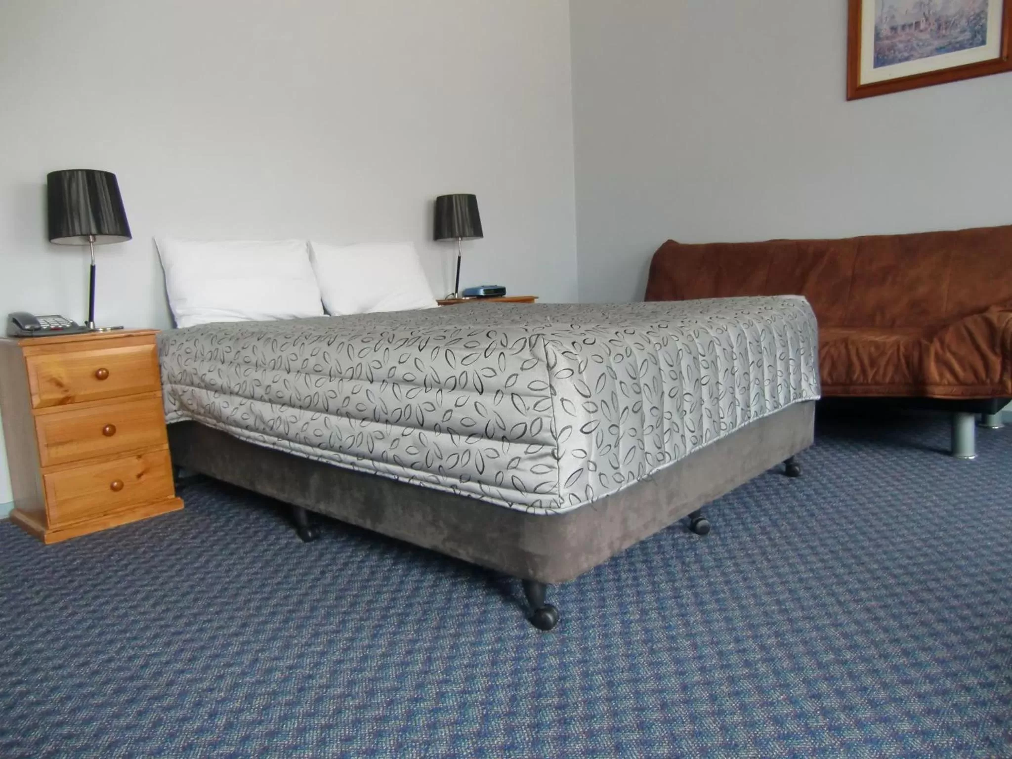 Standard Queen Room in Castle Motel Bairnsdale