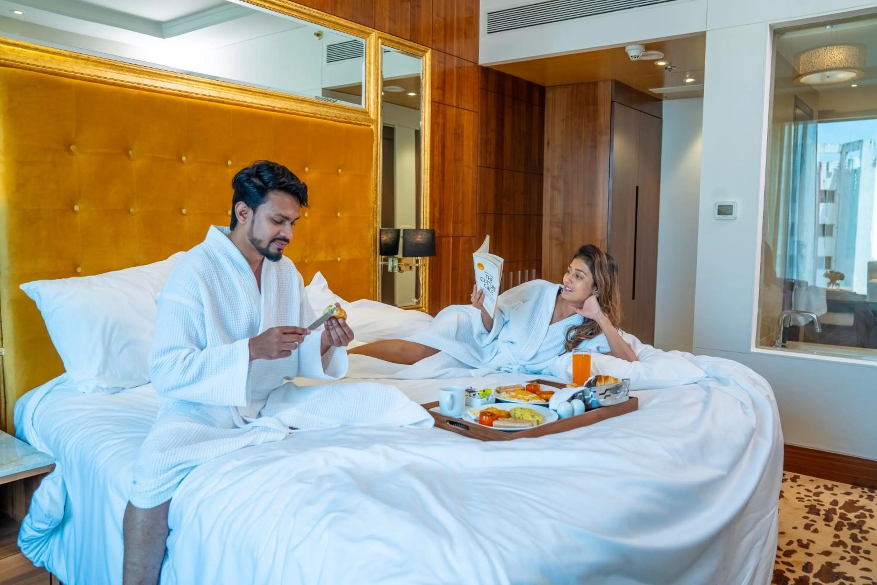 Breakfast, Bed in Radisson Blu Pune Hinjawadi