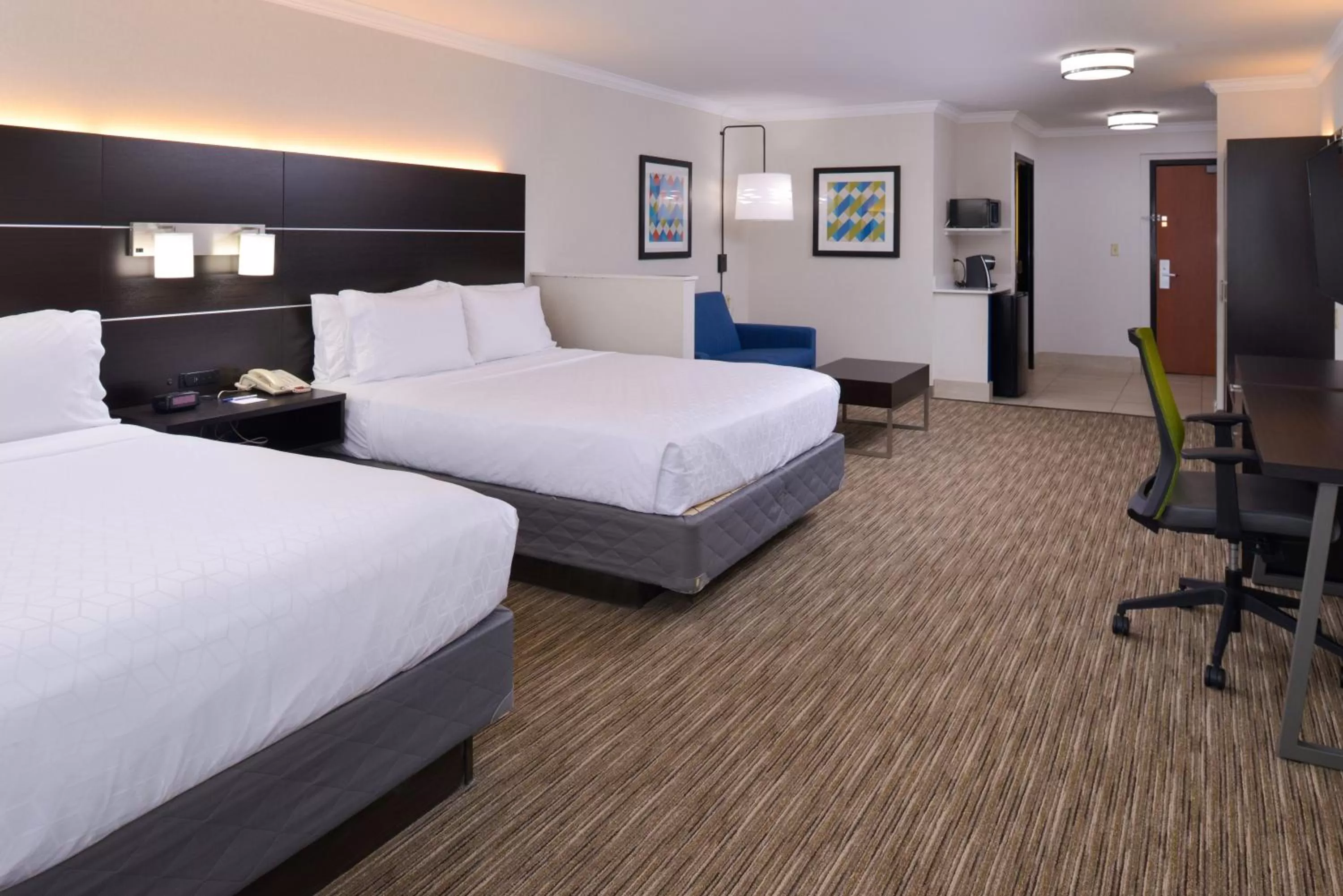 Photo of the whole room, Bed in Holiday Inn Express & Suites Austin NW - Lakeline by IHG