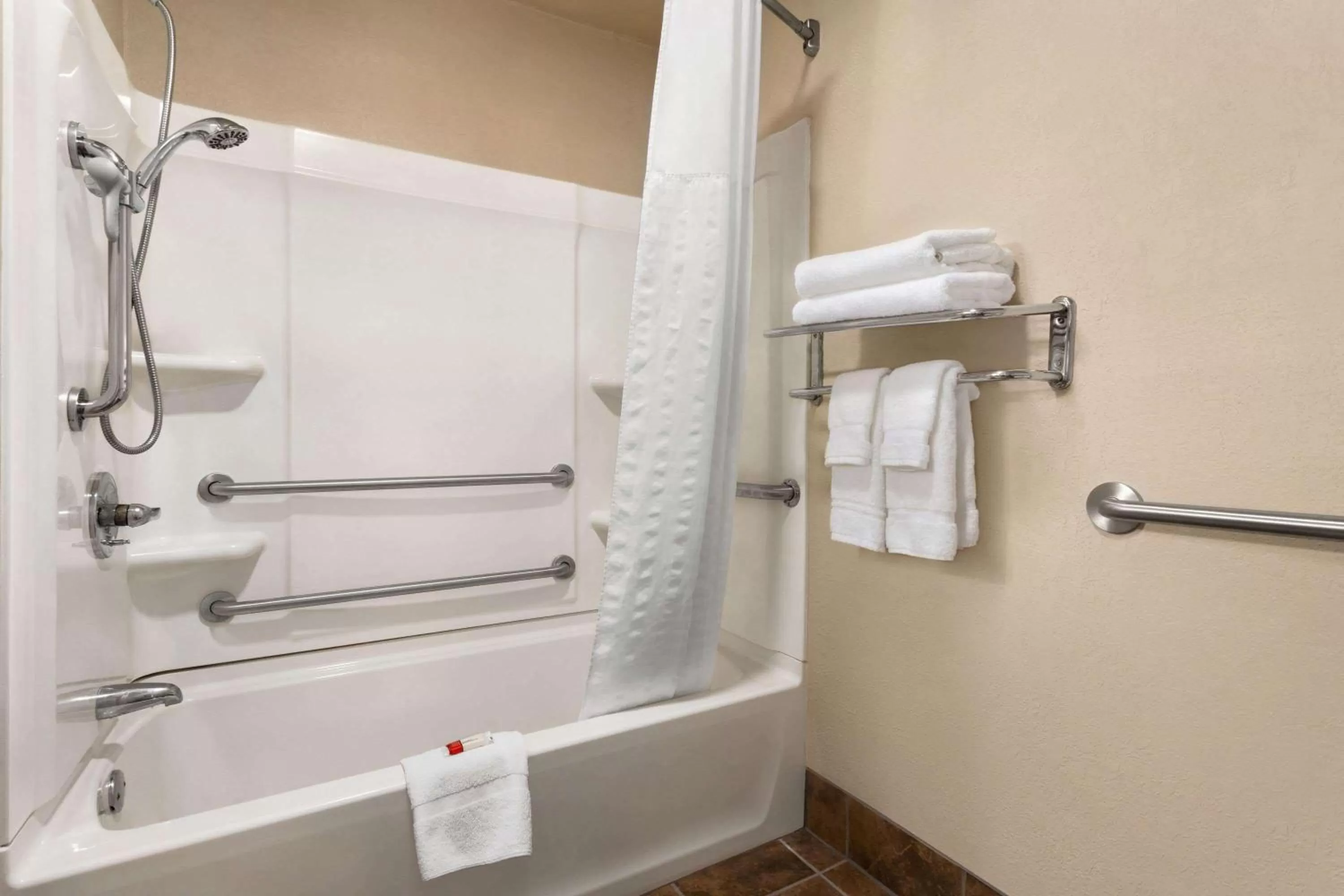 Bathroom in Luxe Studios Nashville Airport