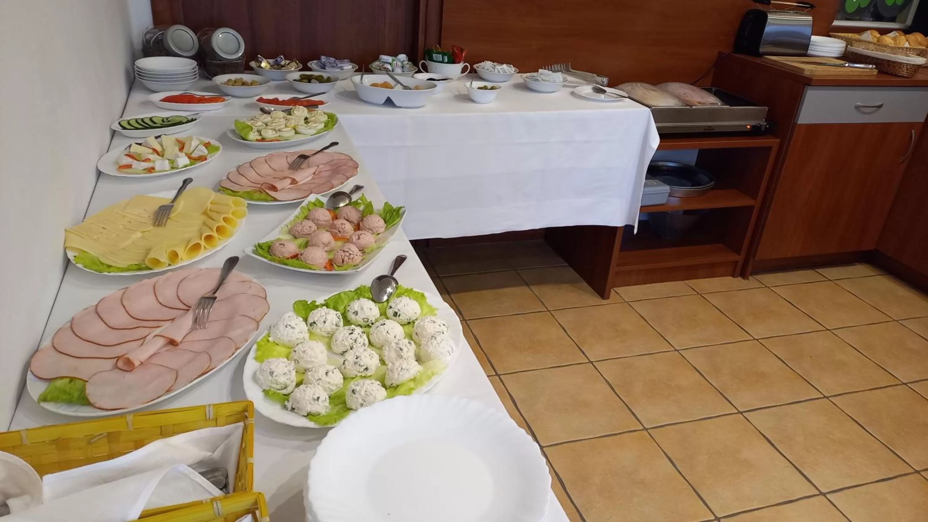 Buffet breakfast in EndHotel Bielany Wroclawskie
