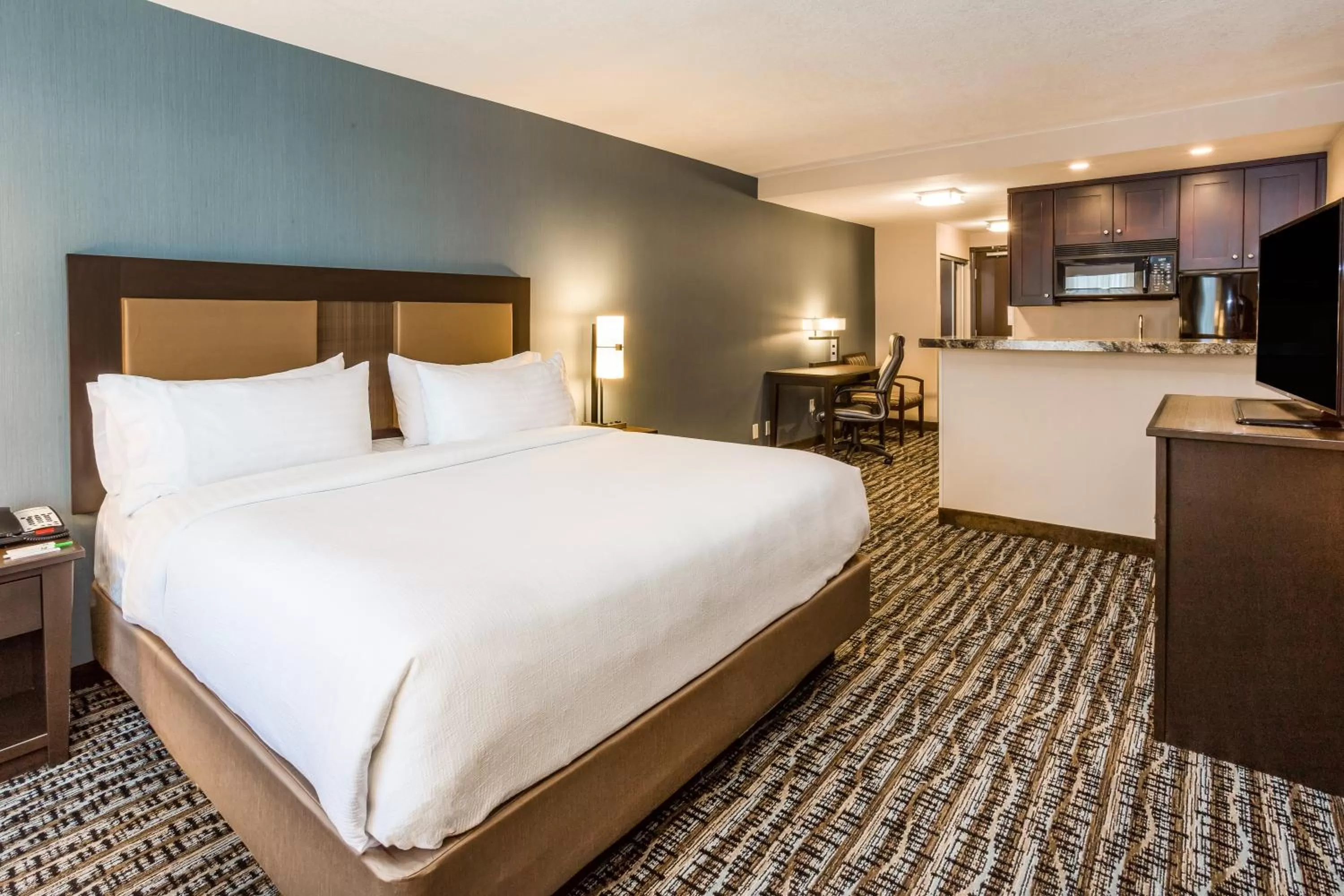 Photo of the whole room, Bed in Holiday Inn South Jordan - SLC South by IHG