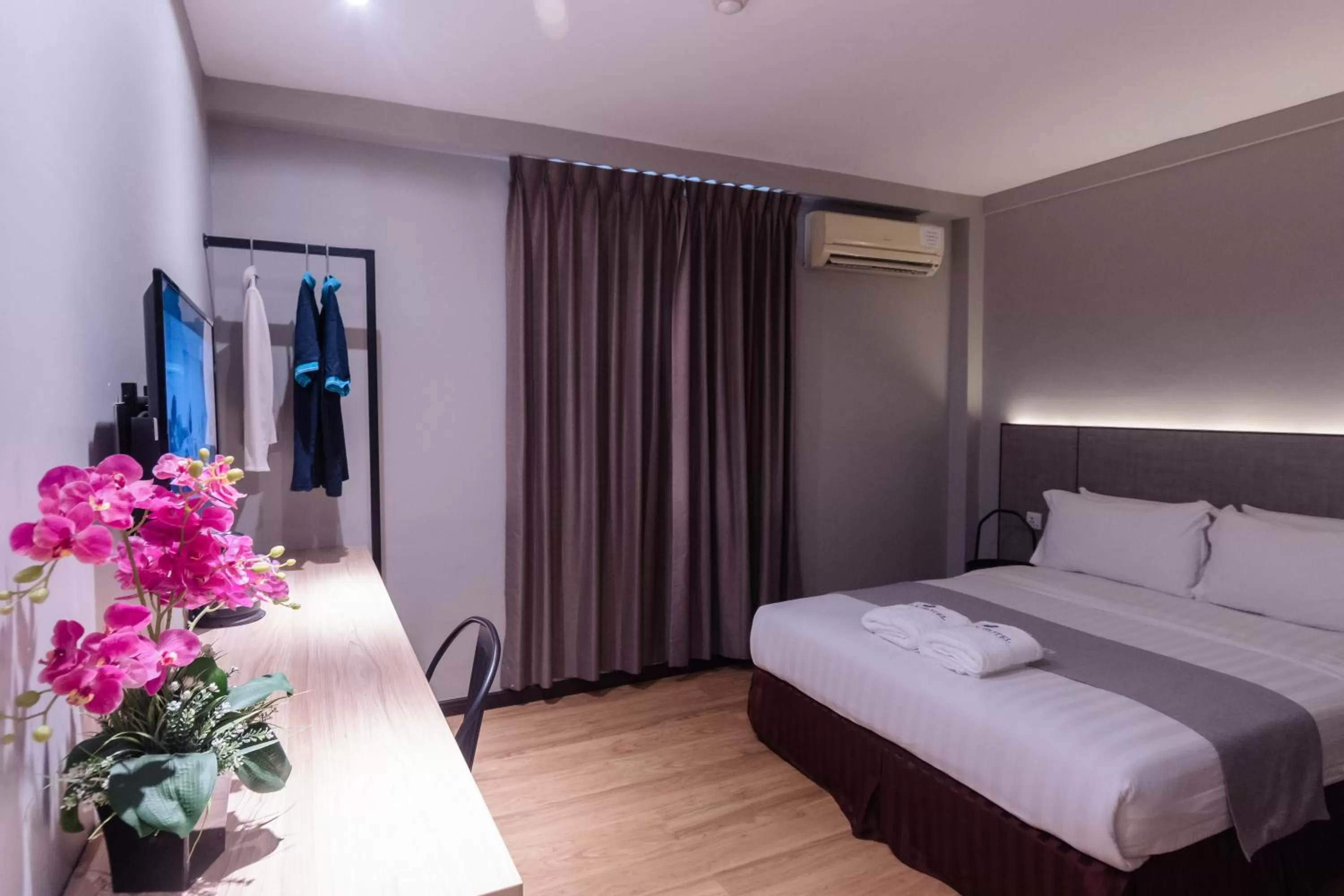 Photo of the whole room, Bed in OCEAN HOTEL