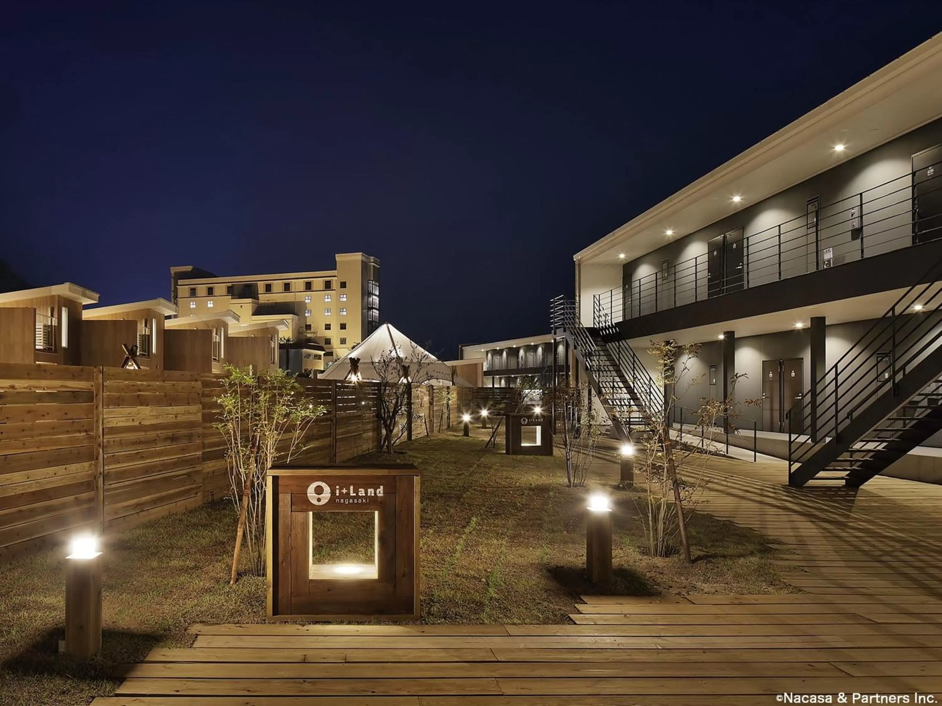 Property building in i + Land Nagasaki