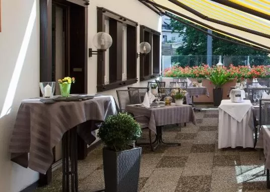 Restaurant/places to eat in Hotel Kühler Krug
