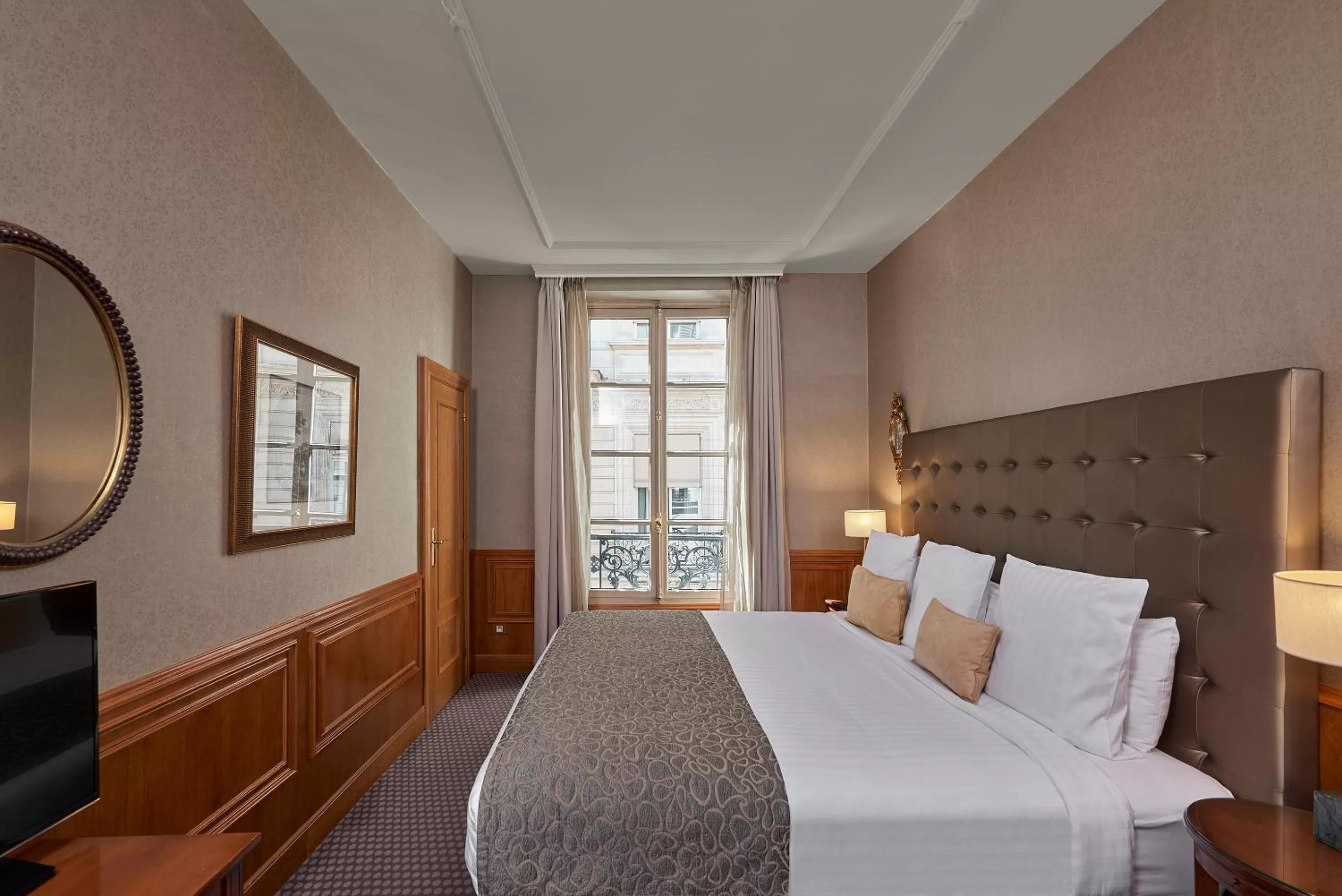 Bedroom, Bed in Meliá Paris Vendôme