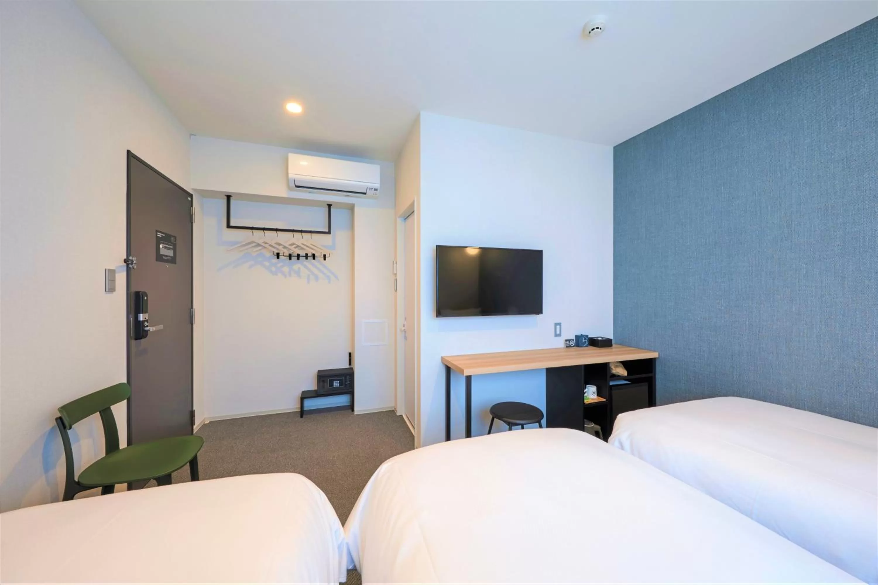 Photo of the whole room, Bed in M's Hotel Sanjo Omiya