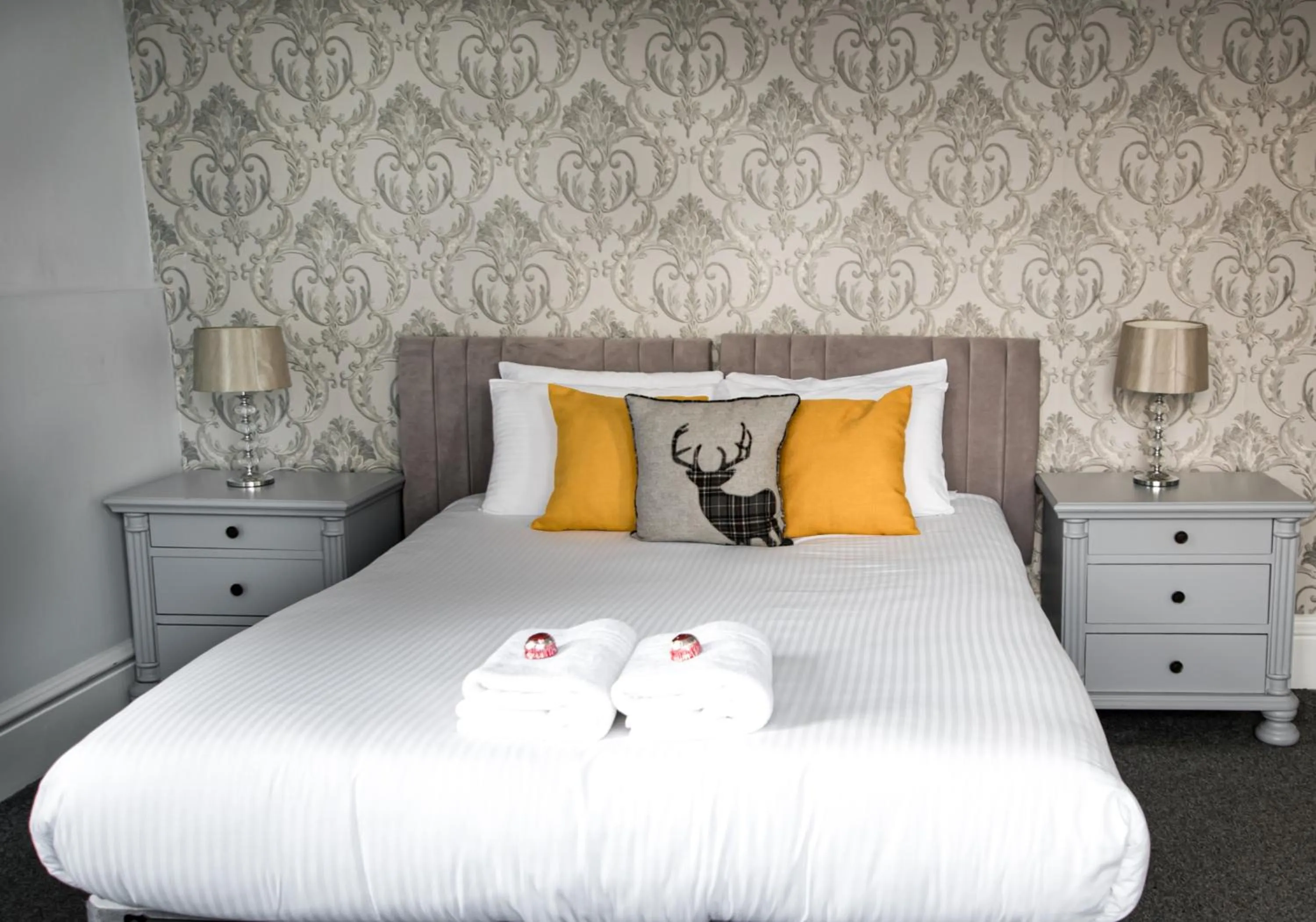 Bed in McInnes House rooms with breakfast