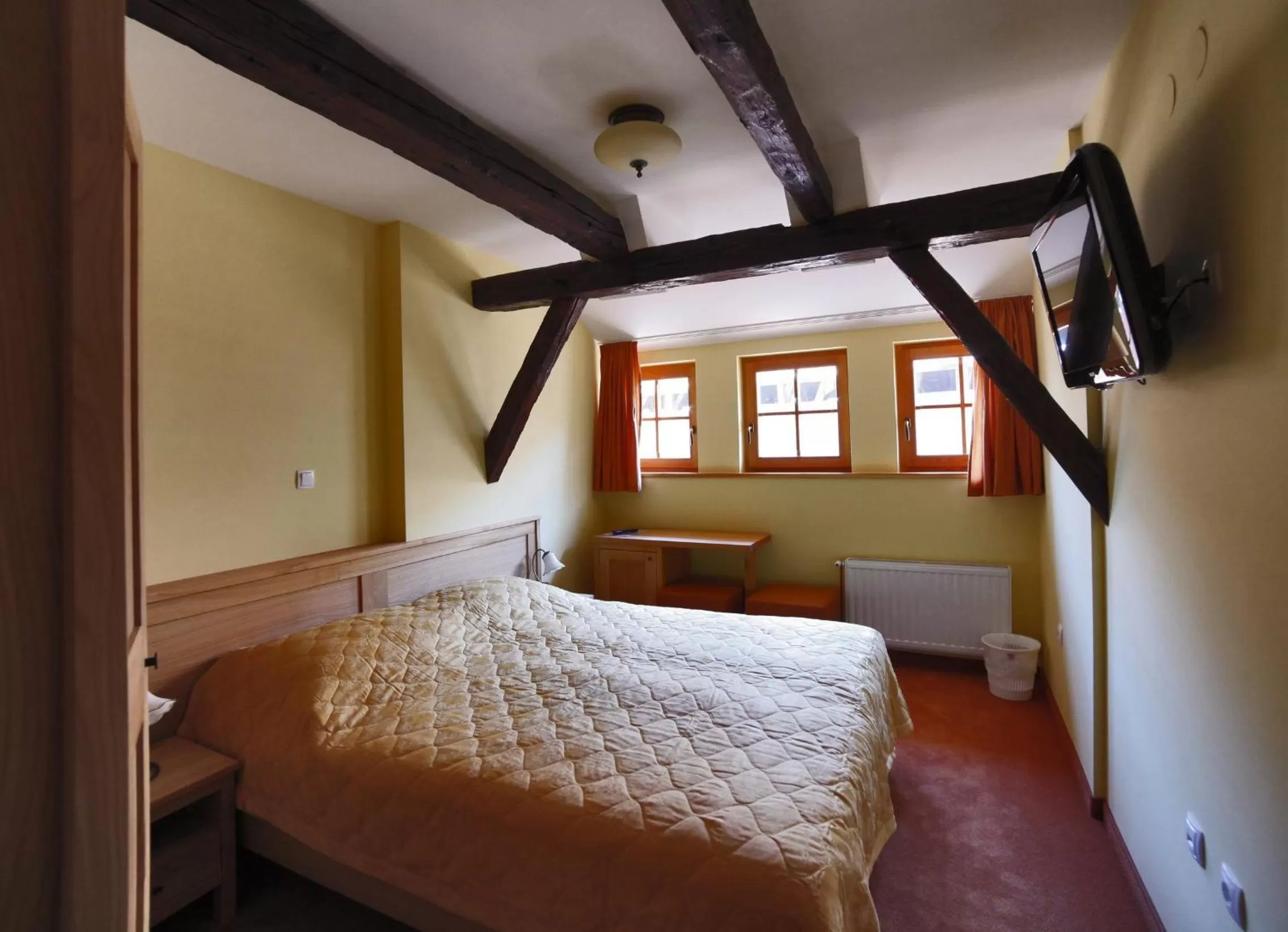 Decorative detail, Bed in Bed & Breakfast Šilak