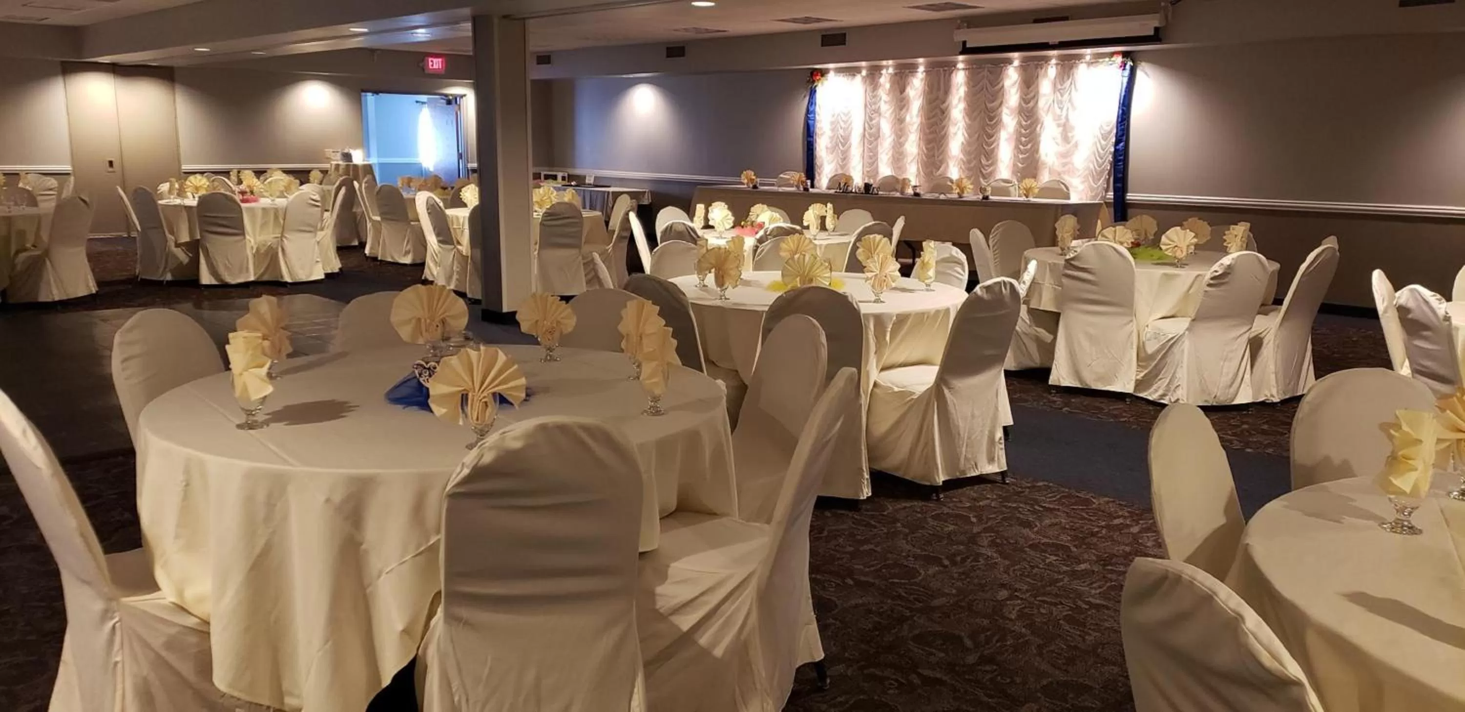 Banquet/Function facilities in AmericInn by Wyndham Mankato Event Center near MSU
