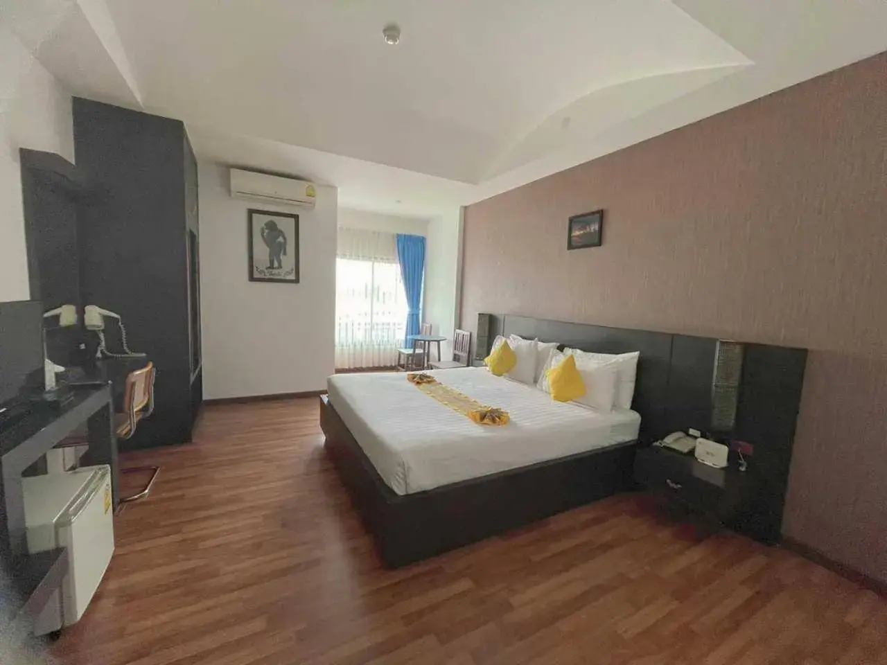 Superior King Room in Jingjit Hotel Superior King Room in Jingjit Hotel