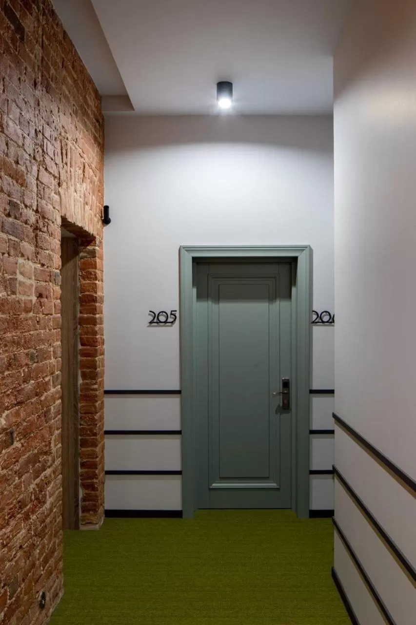 Property building in Four Rooms City