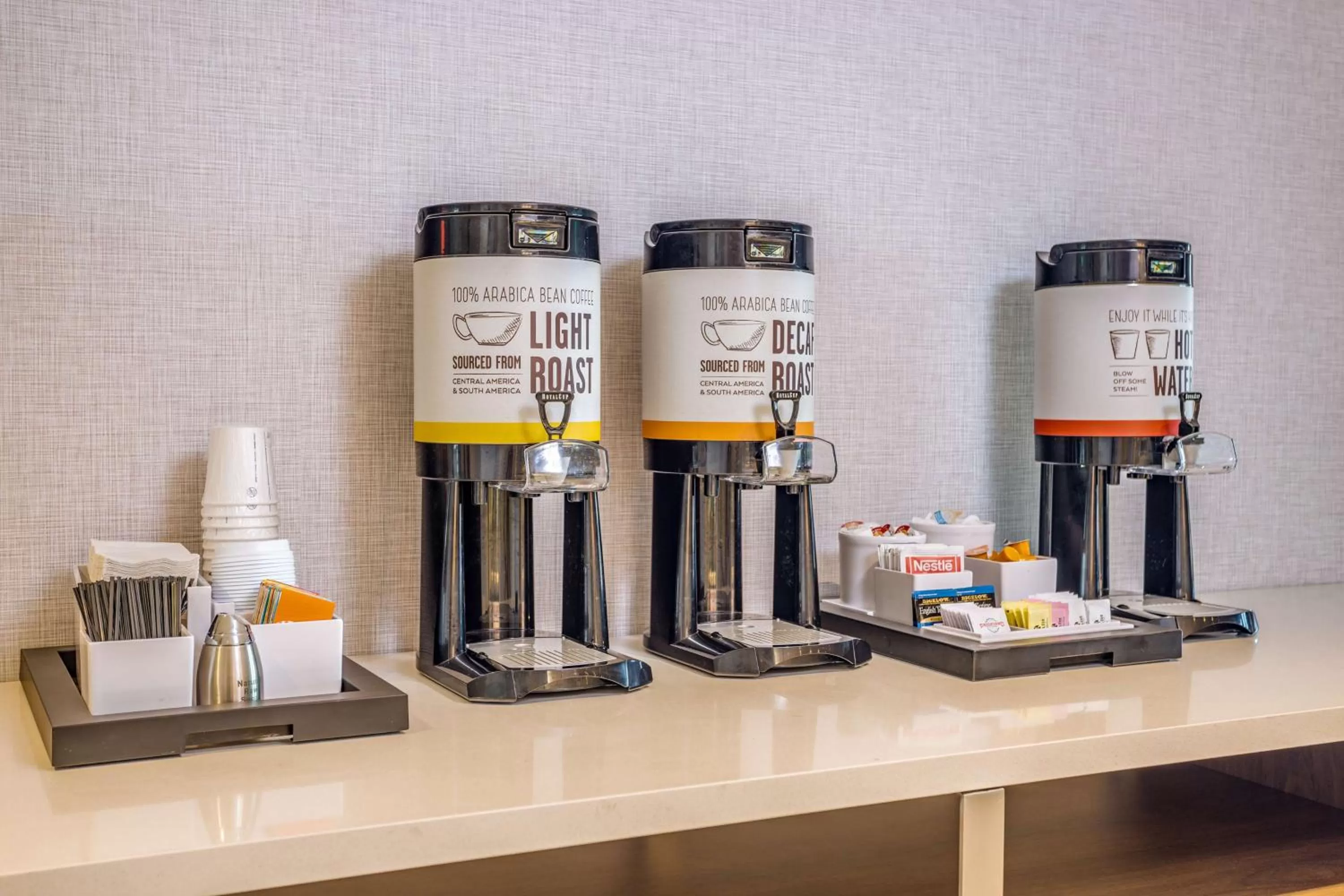 Dining area in Hampton Inn Bedford In, In