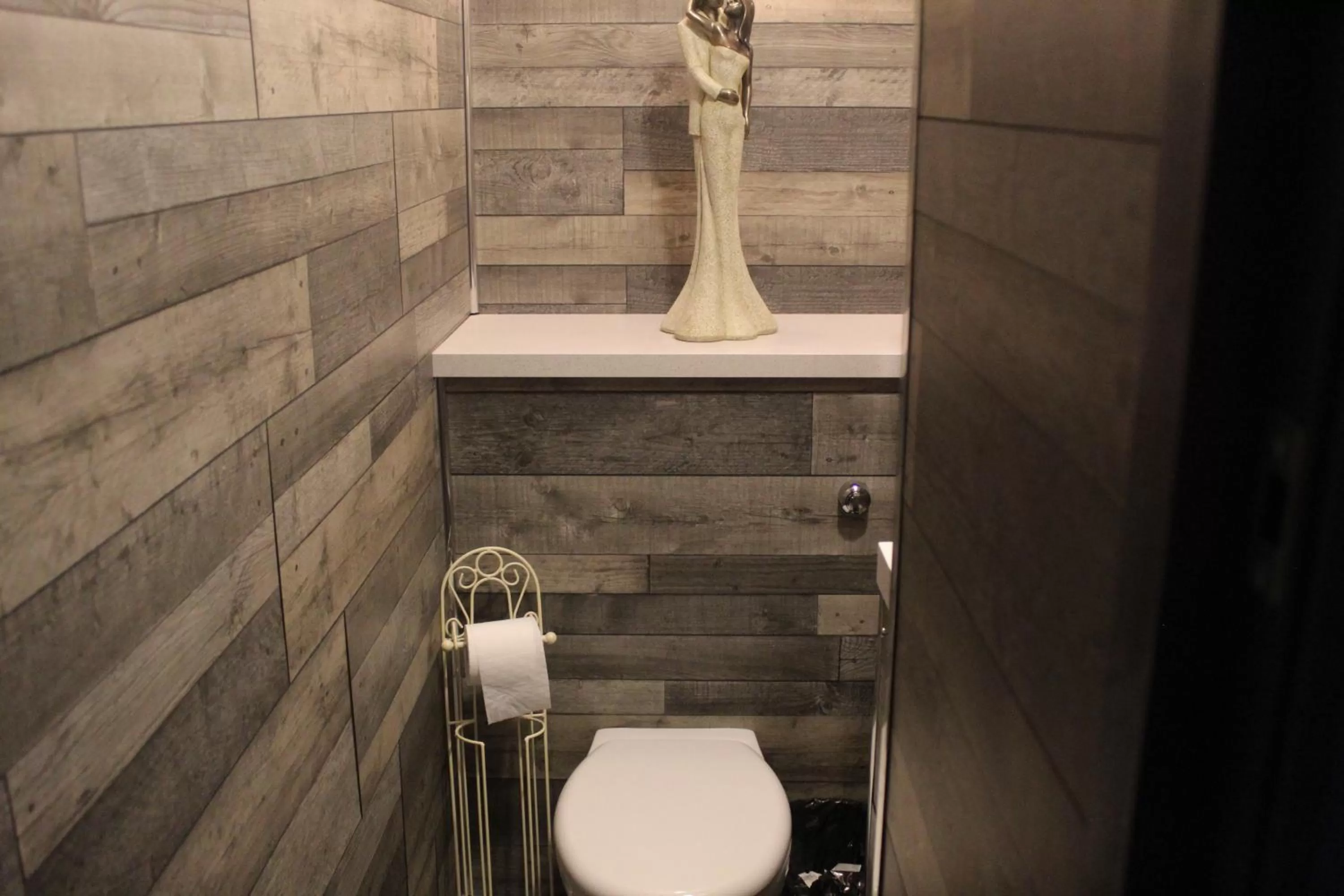 Toilet in Kings Boutique Hotel