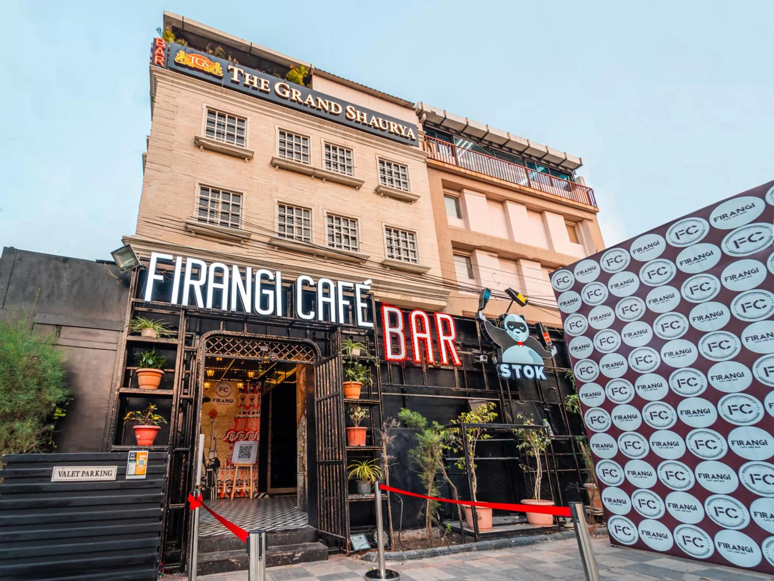 Lounge or bar in The Grand Shaurya