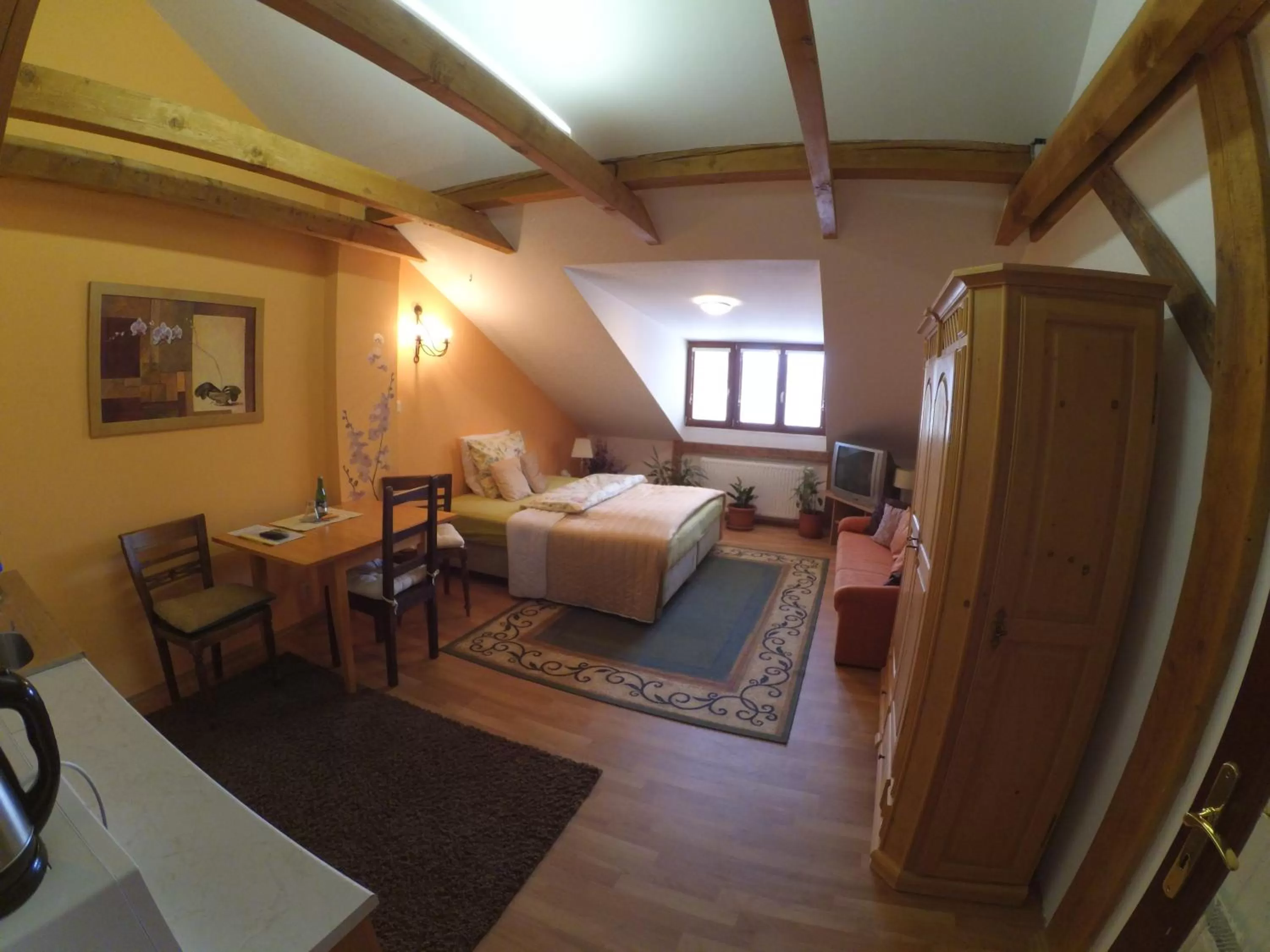 Photo of the whole room in Hotel Atrium