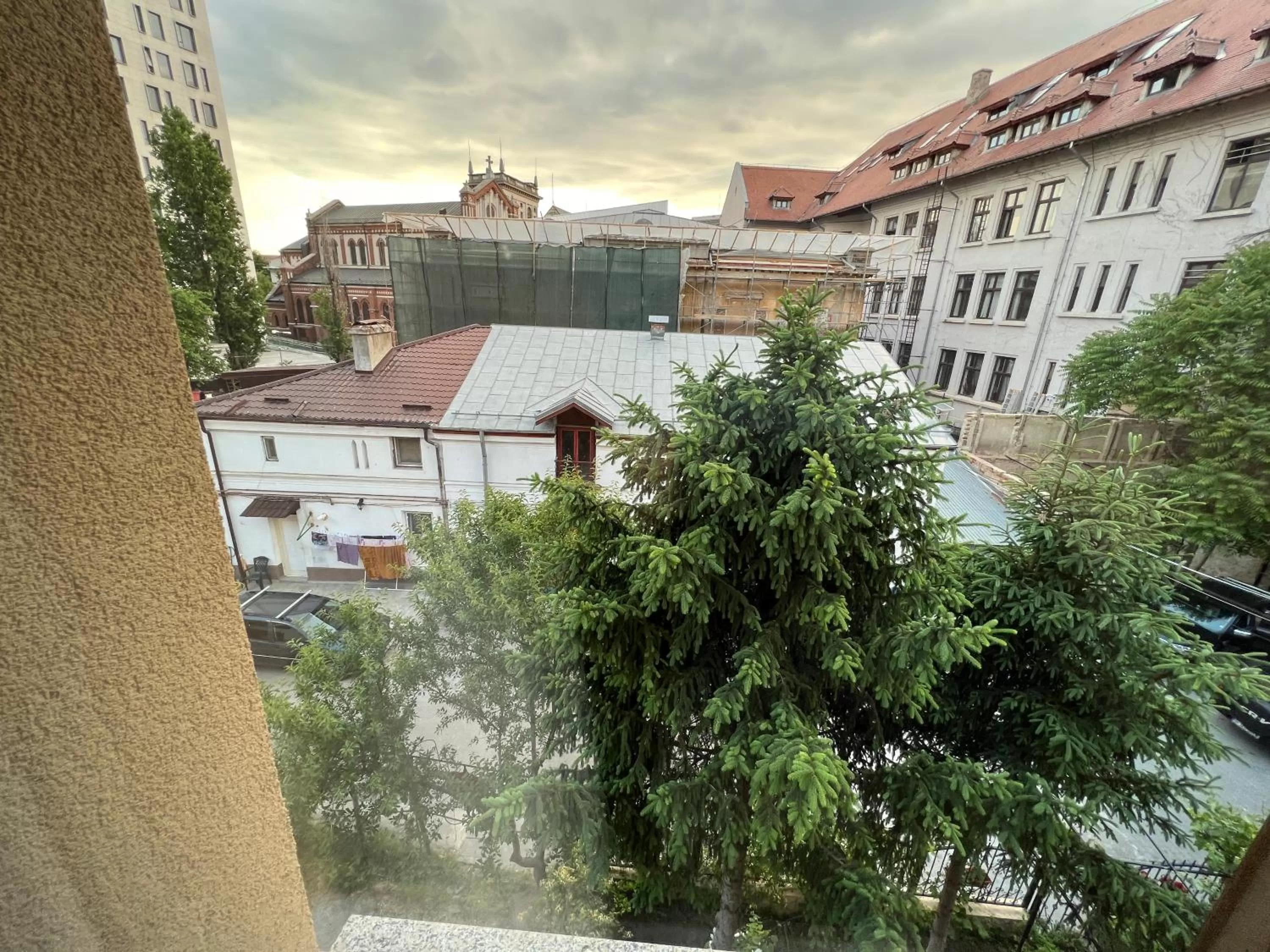 Day in Hotel Boutique Cathedral Plaza Residences room for rent downtown