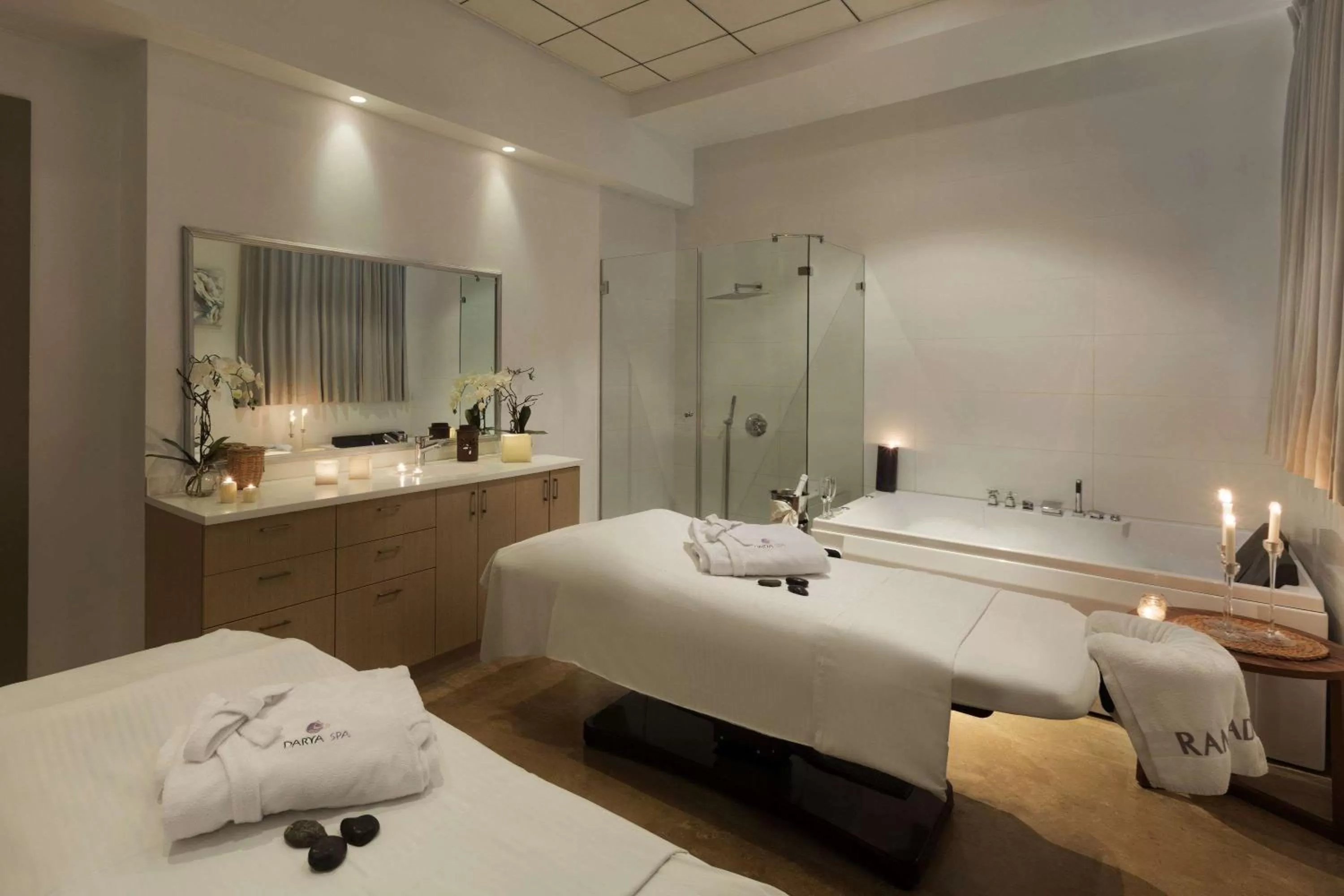 Massage, Bed in David's Harp Hotel & Suites Netanya