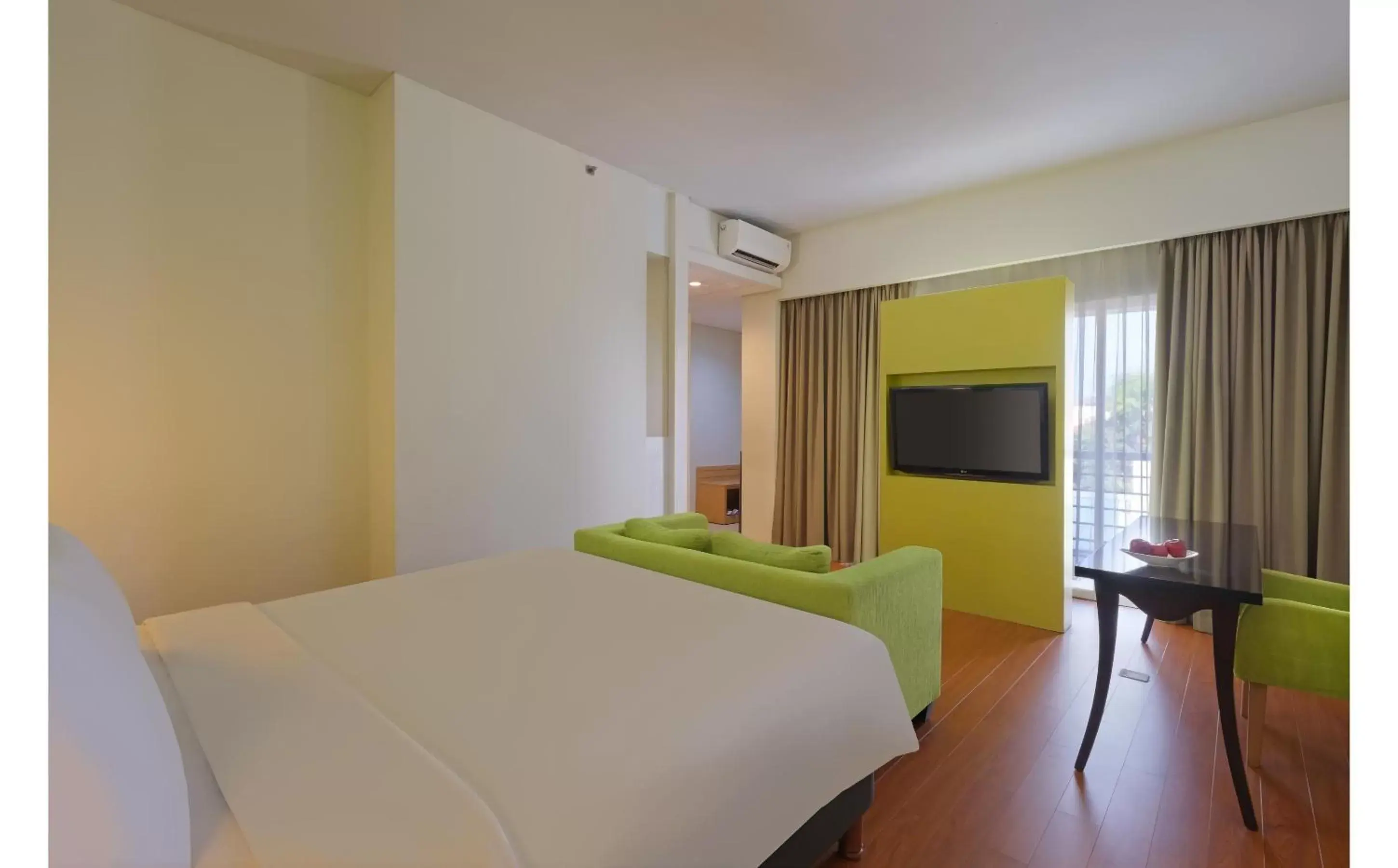 Executive Room in Quest Hotel Simpang Lima - Semarang by ASTON Executive Room in Quest Hotel Simpang Lima - Semarang by ASTON