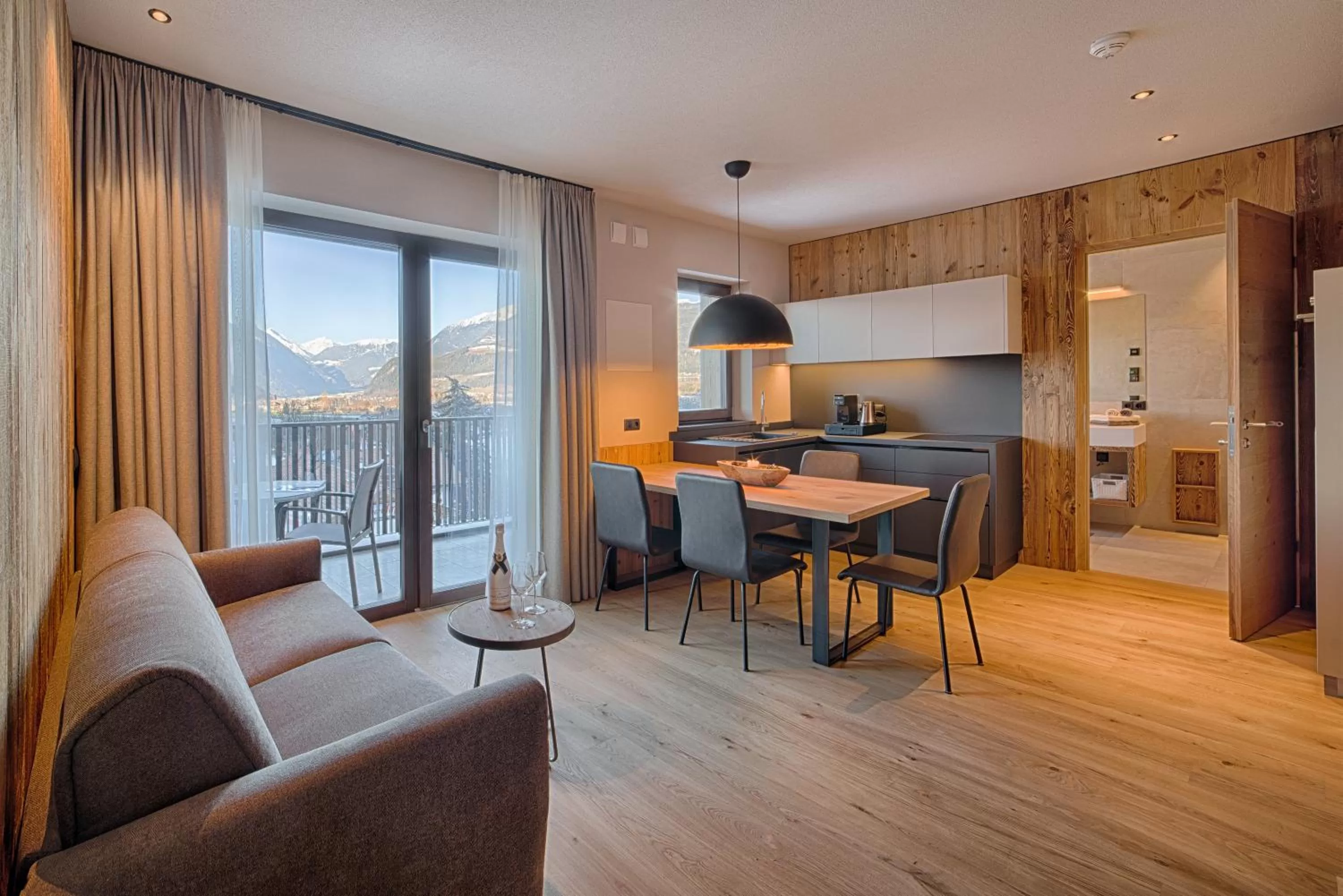 Kitchen or kitchenette in K1 Mountain Chalet - Luxury Apartements