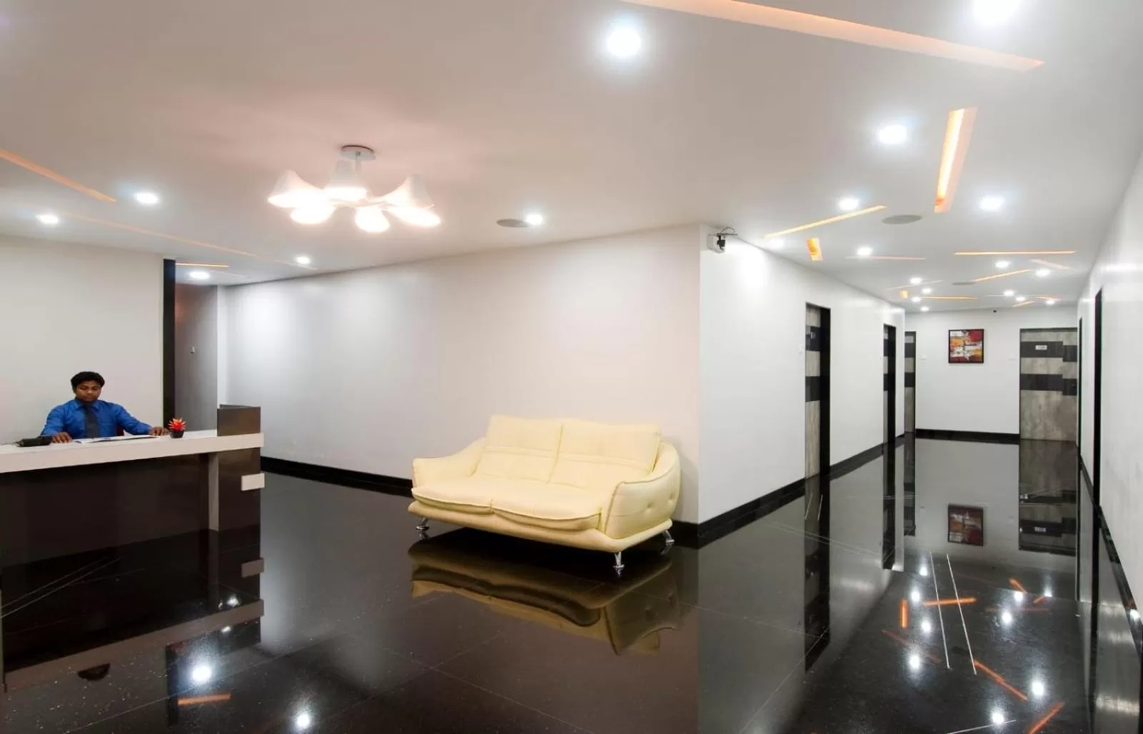 Lobby or reception in Hotel The Sudesh