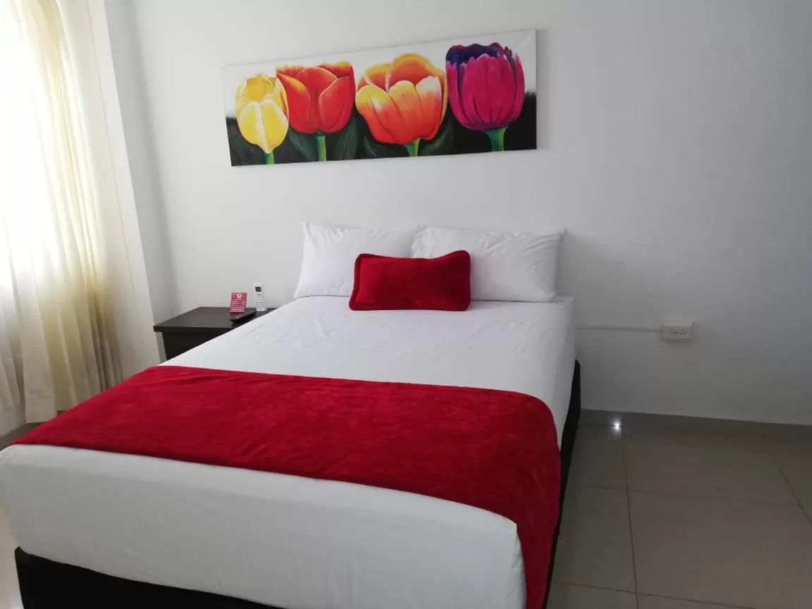 Bedroom, Bed in Hotel Cafe Plaza