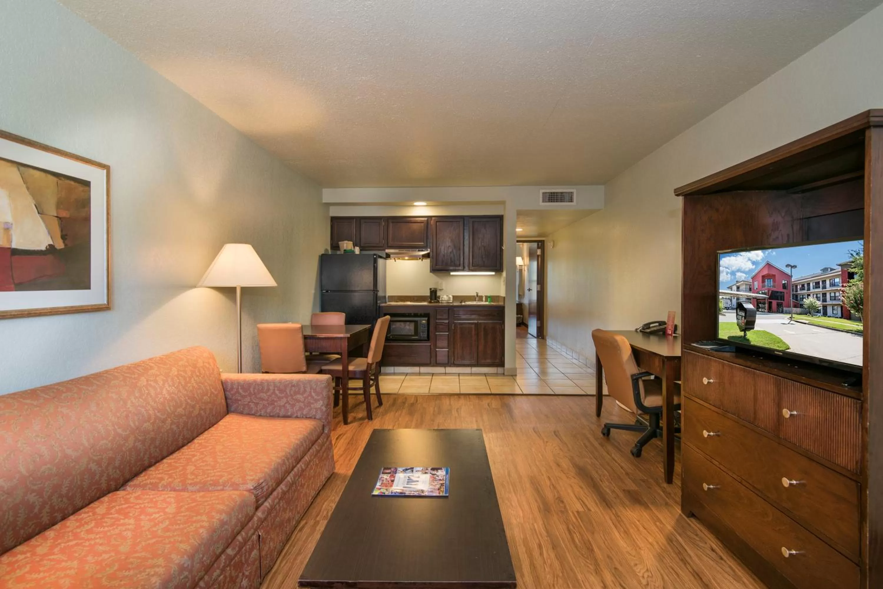 Seating Area in Markham House Suites Little Rock Medical Center