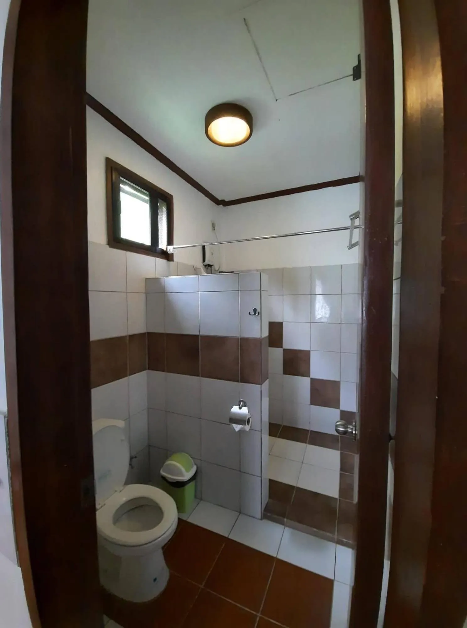 Shower in Hof Gorei Beach Resort Davao