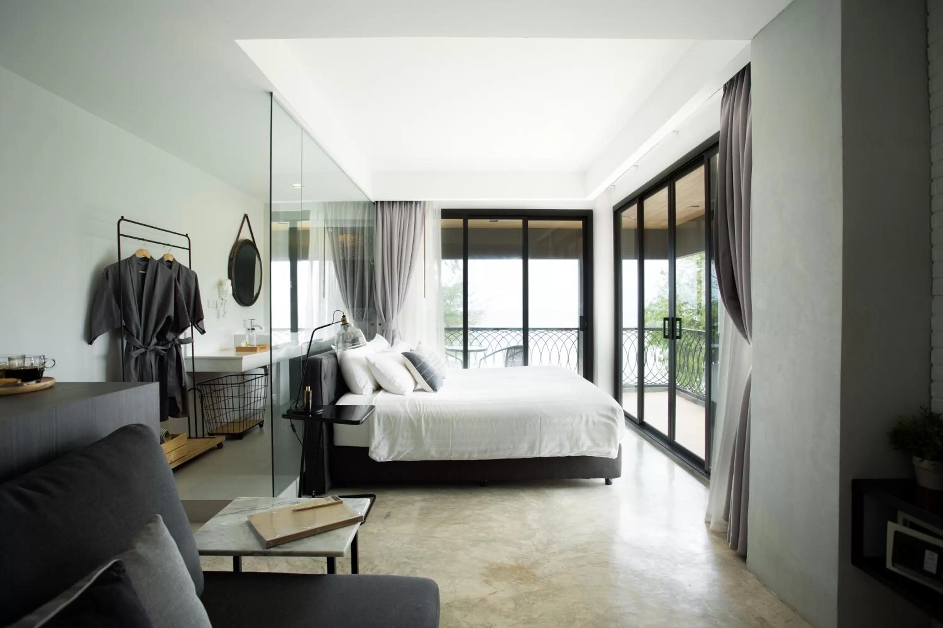 Photo of the whole room, Bed in Siambeach Resort