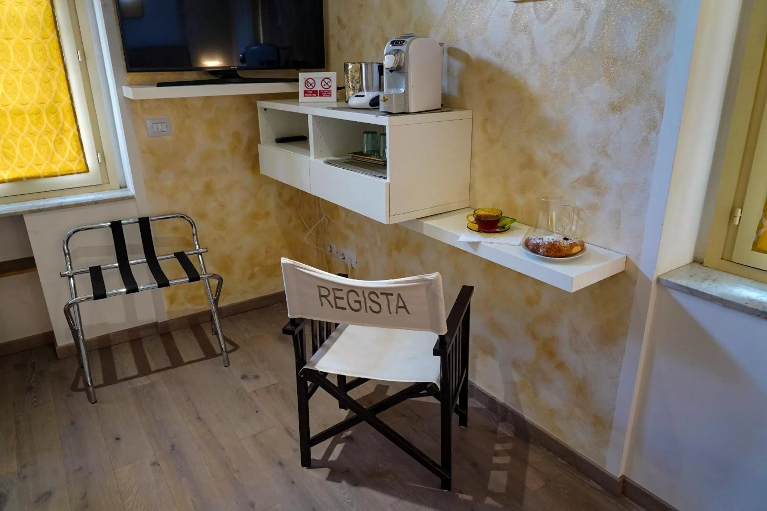 Bedroom, Dining Area in Villa Cantoni
