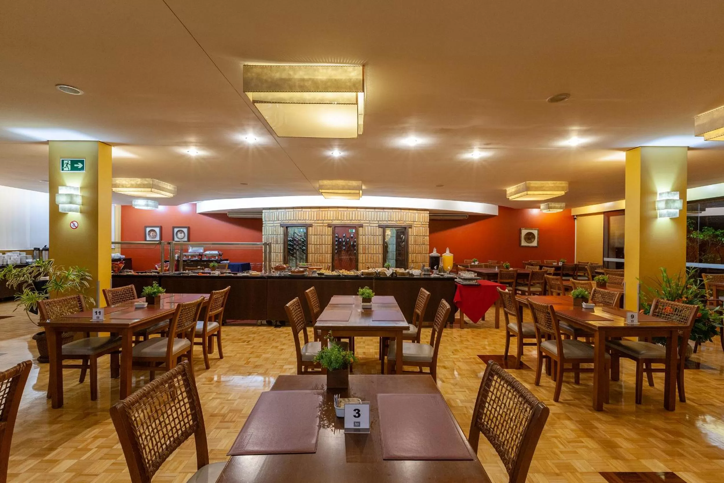 Restaurant/places to eat in Tri Hotel Executive Caxias