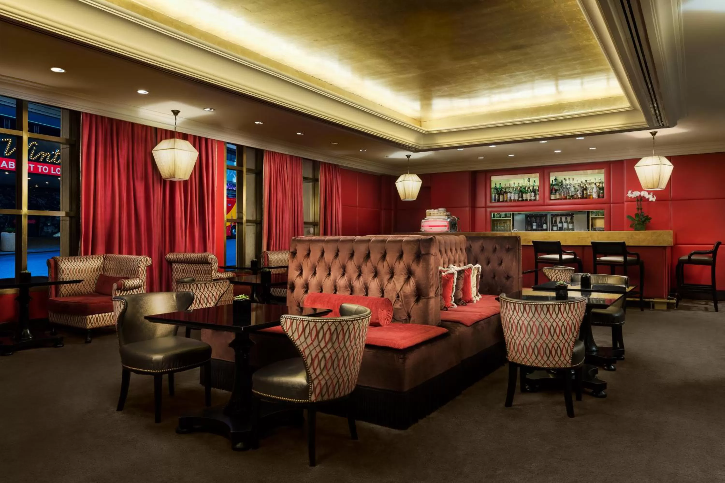 Lounge or bar in The Michelangelo New York