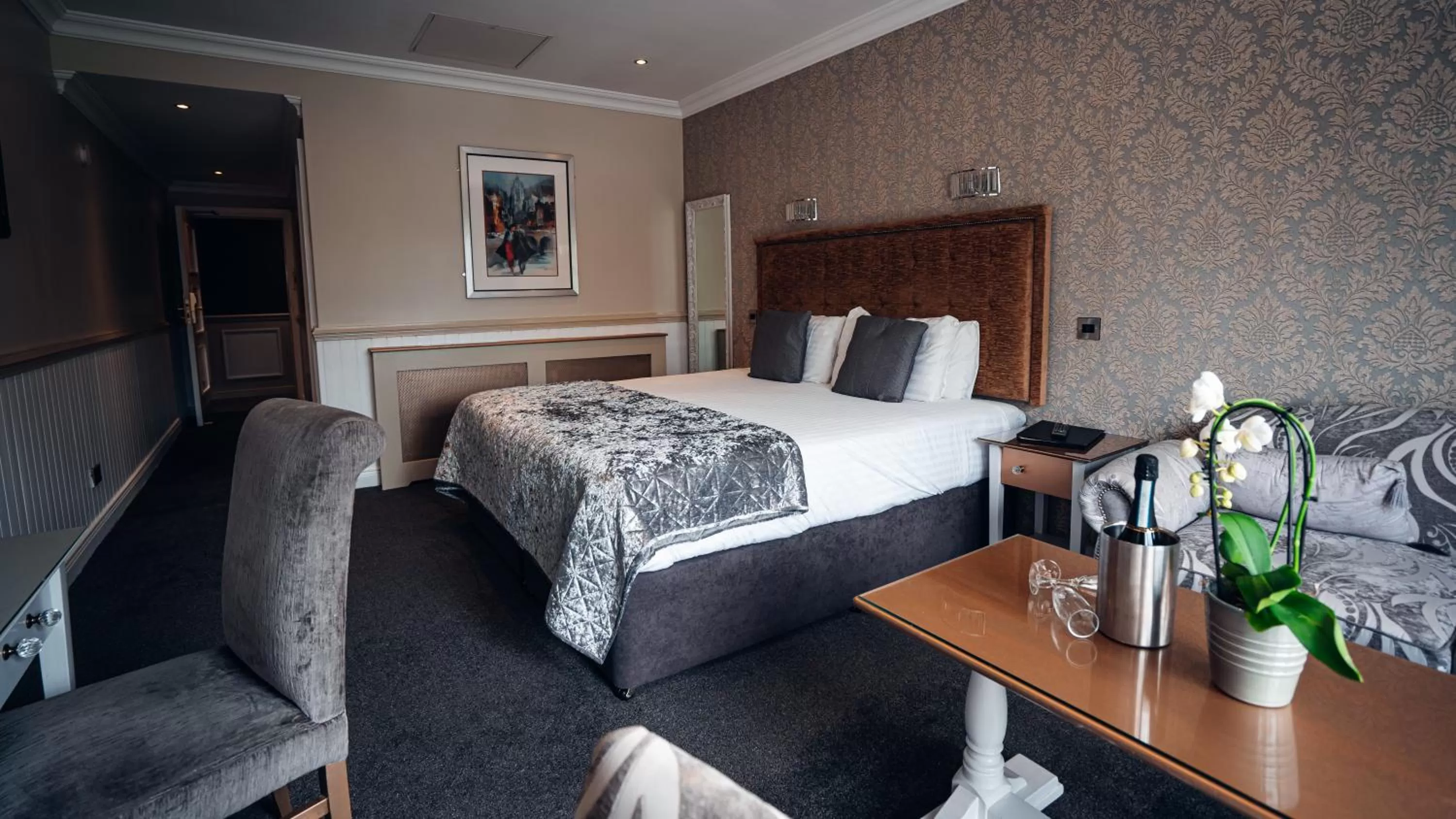 Bed in Beechlawn Hotel