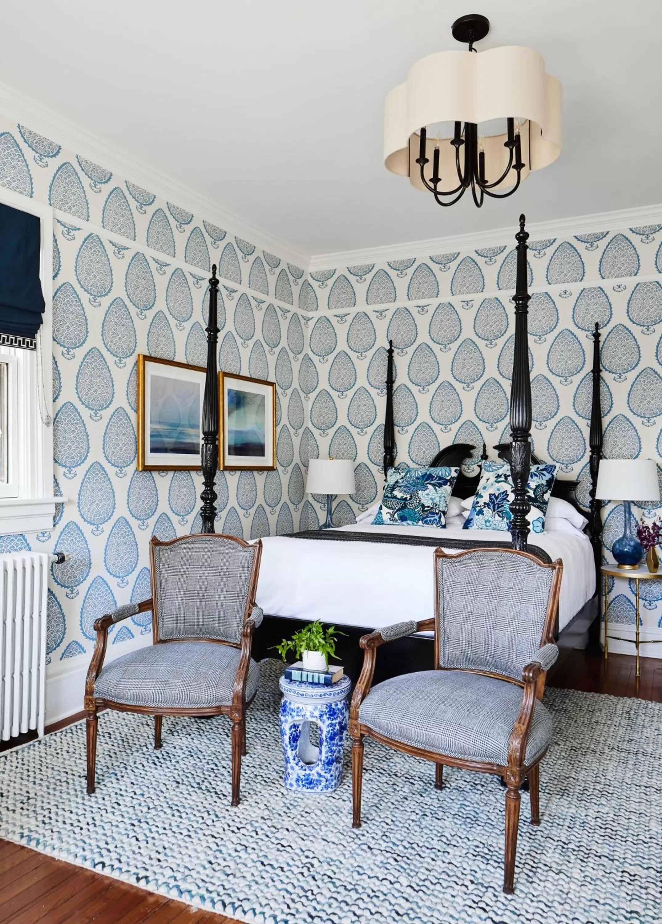 Seating area in The Cliffside Inn