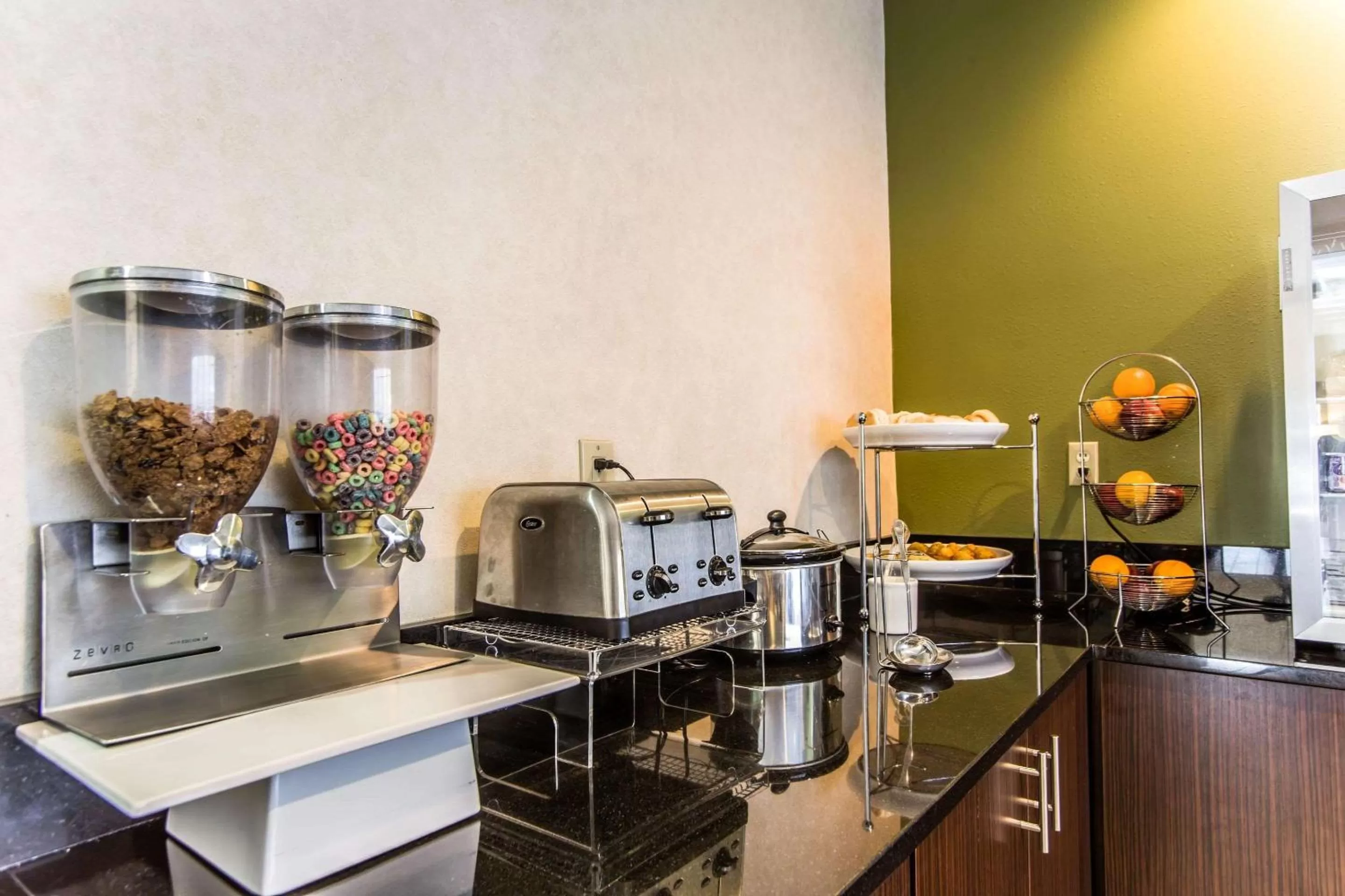 Restaurant/places to eat in Sleep Inn Columbia Airport