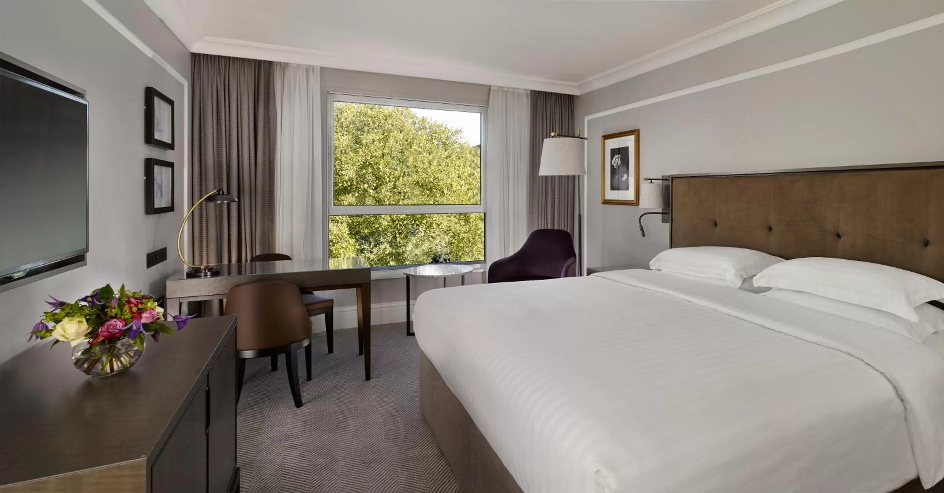 King Room with Garden View in Hyatt Regency London - The Churchill