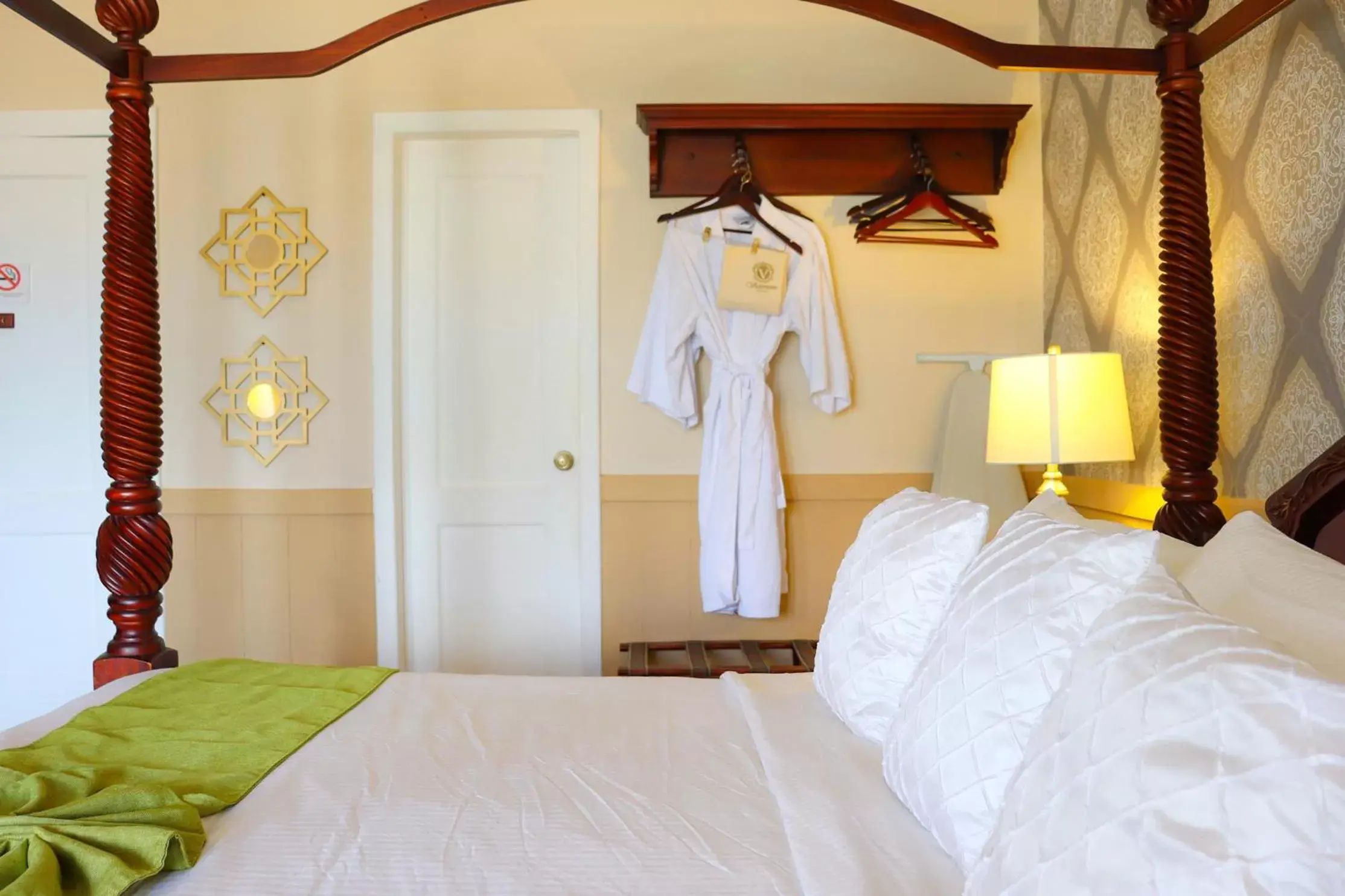 Deluxe Double Room with Balcony and Sea View in Hotel Victoriano Deluxe Double Room with Balcony and Sea View in Hotel Victoriano