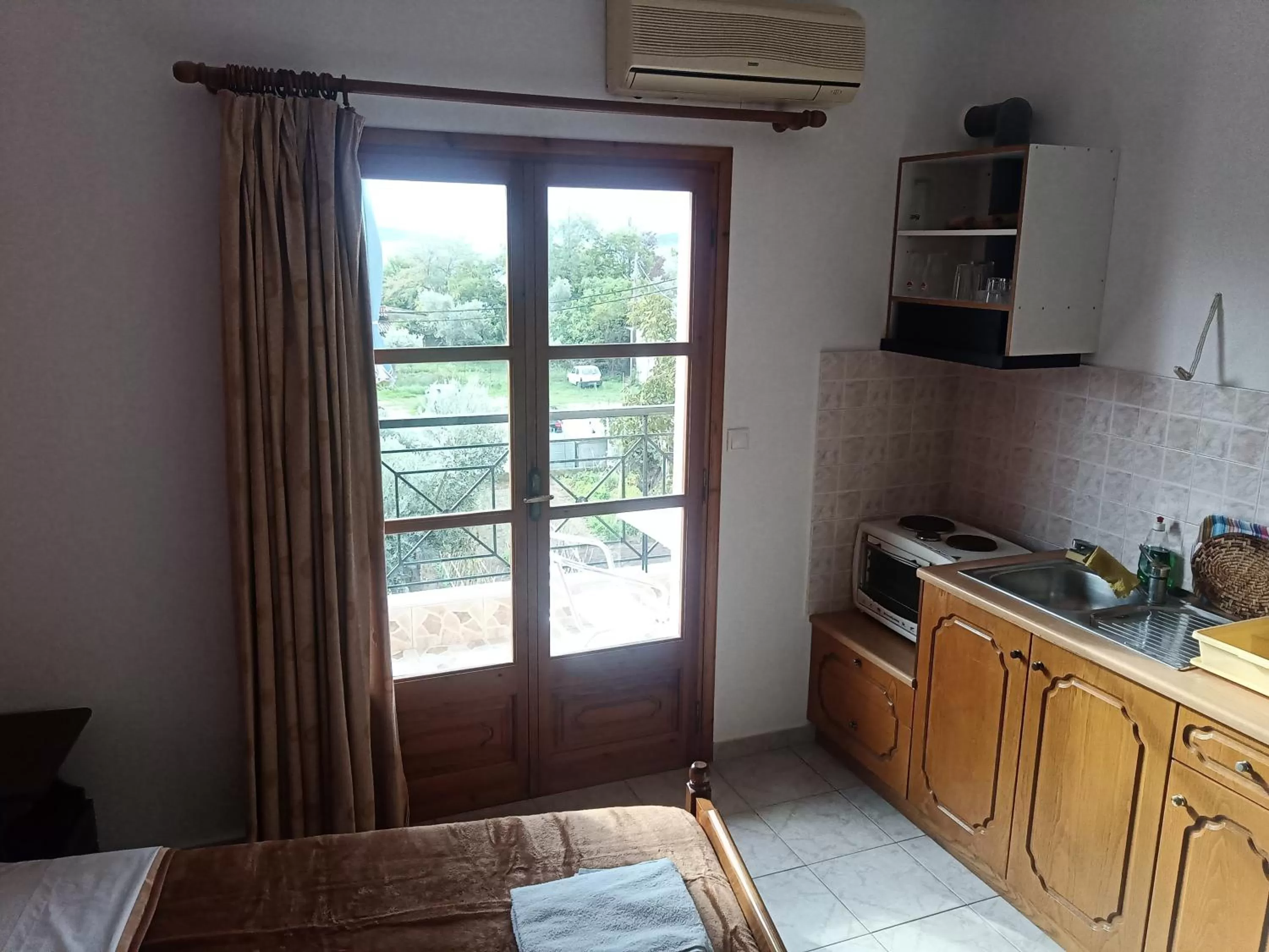 Kitchen or kitchenette in skiathos studios HL