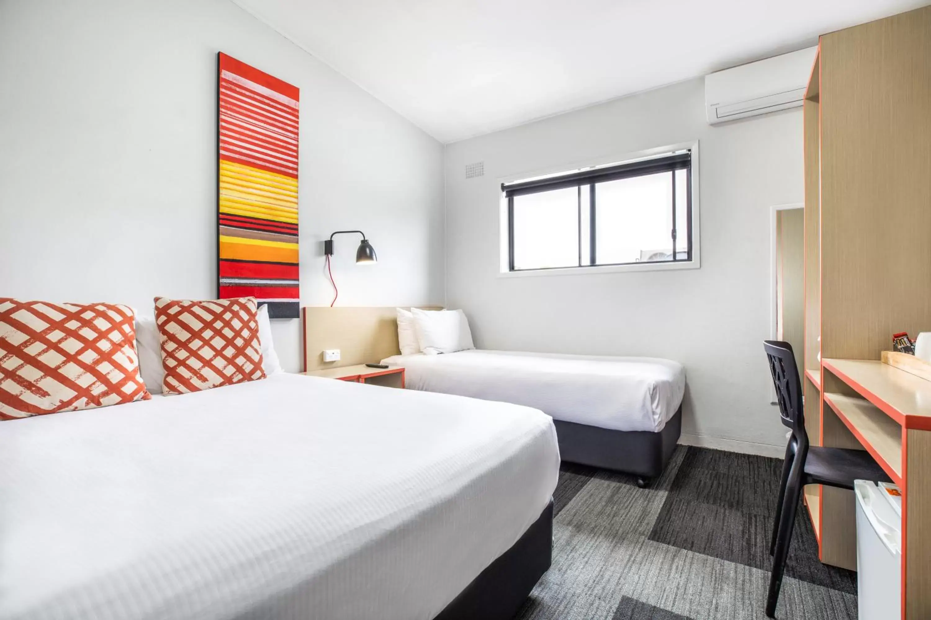Compact Triple Room with Shared Bathroom in Villawood Hotel Compact Triple Room with Shared Bathroom in Villawood Hotel