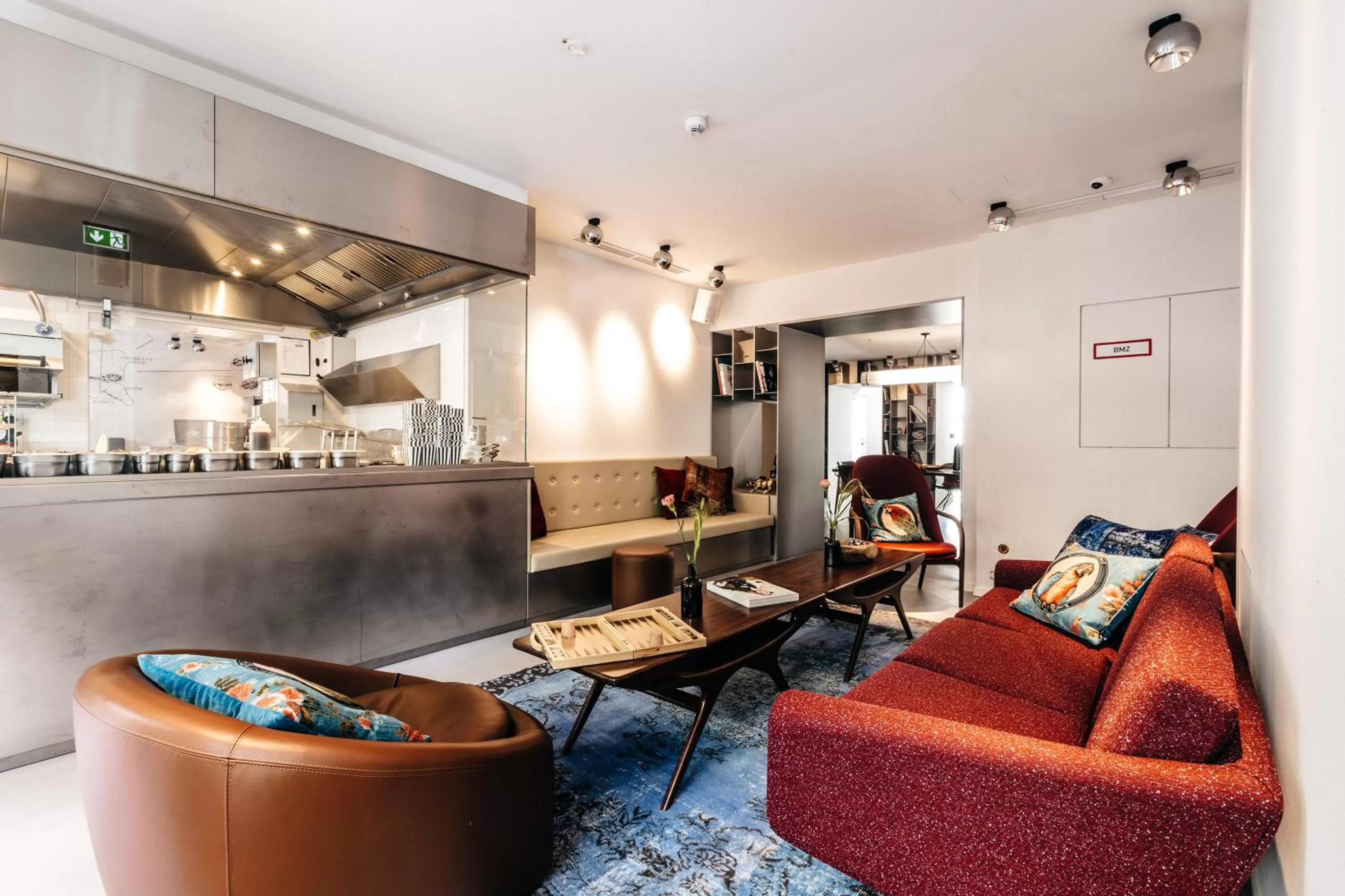 Restaurant/places to eat in Sir Savigny Hotel, part of Sircle Collection