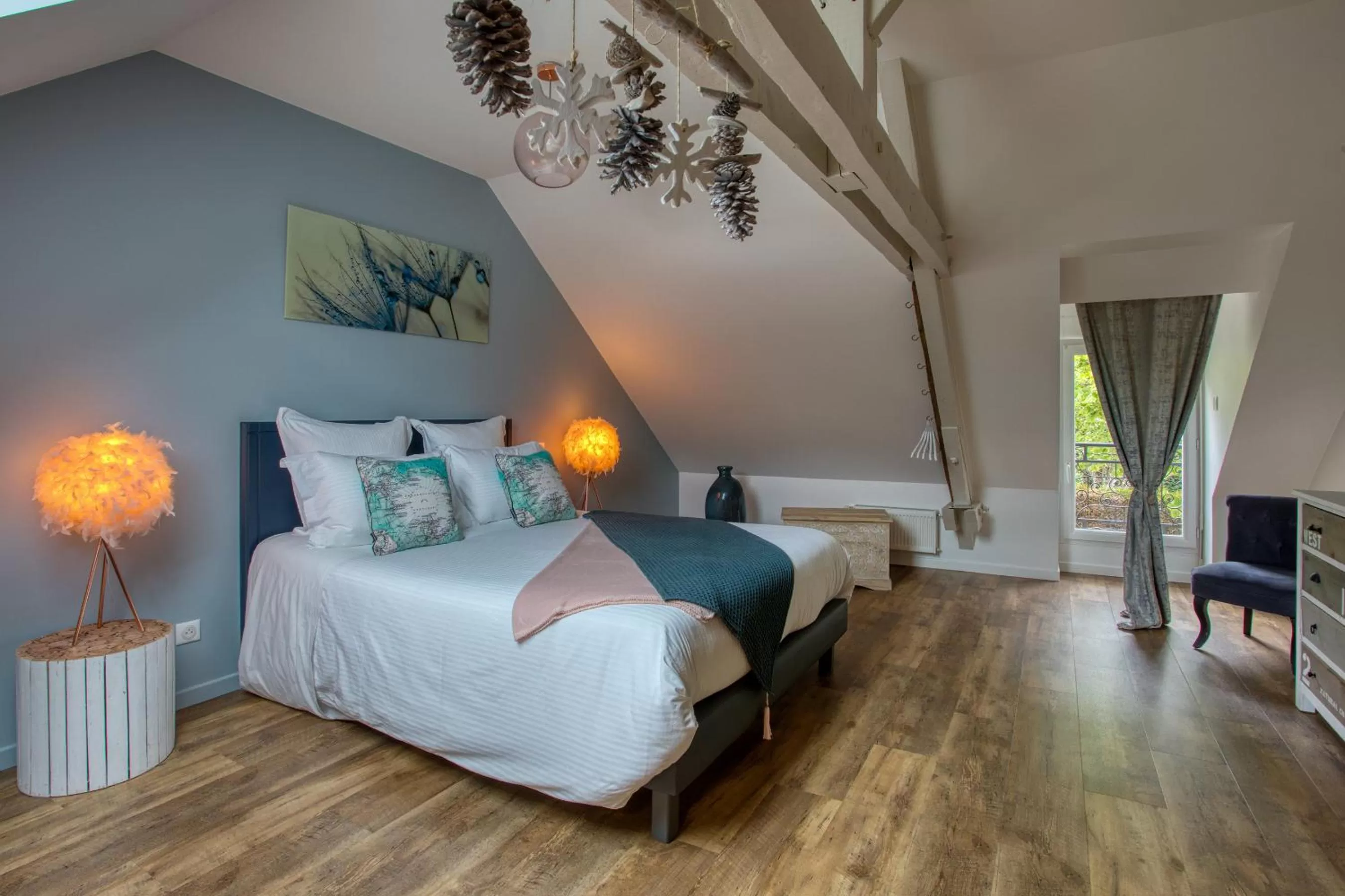 Bed in O'Myosotis - 400m Centre Historique - Parking Gratuit - Piscine et Jardin