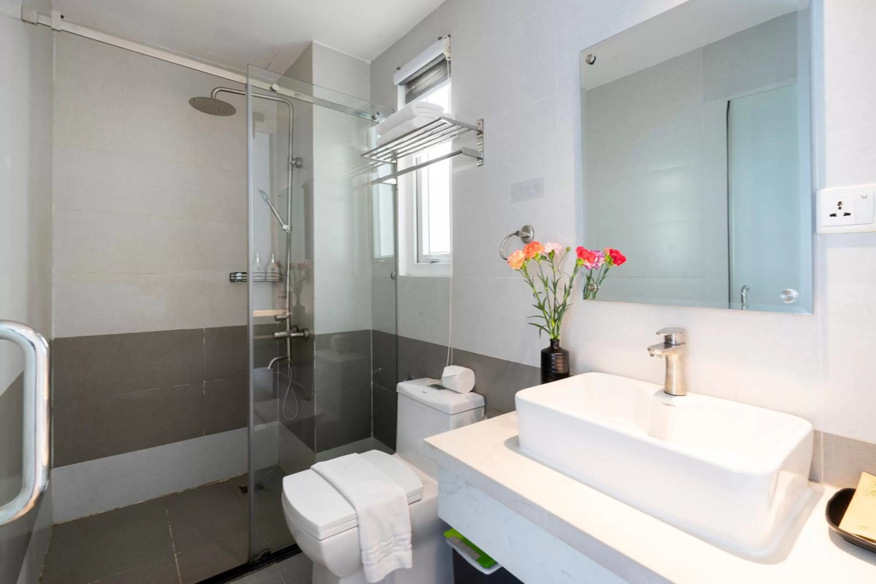 Bathroom in La Airport Tan Binh Hotel