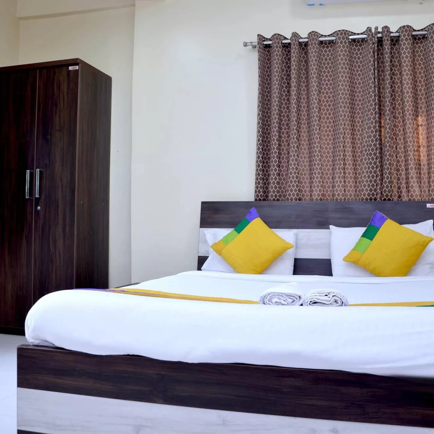Bedroom in Hotel Bestow Inn Koregaon Park Pune -Near Osho Ashram
