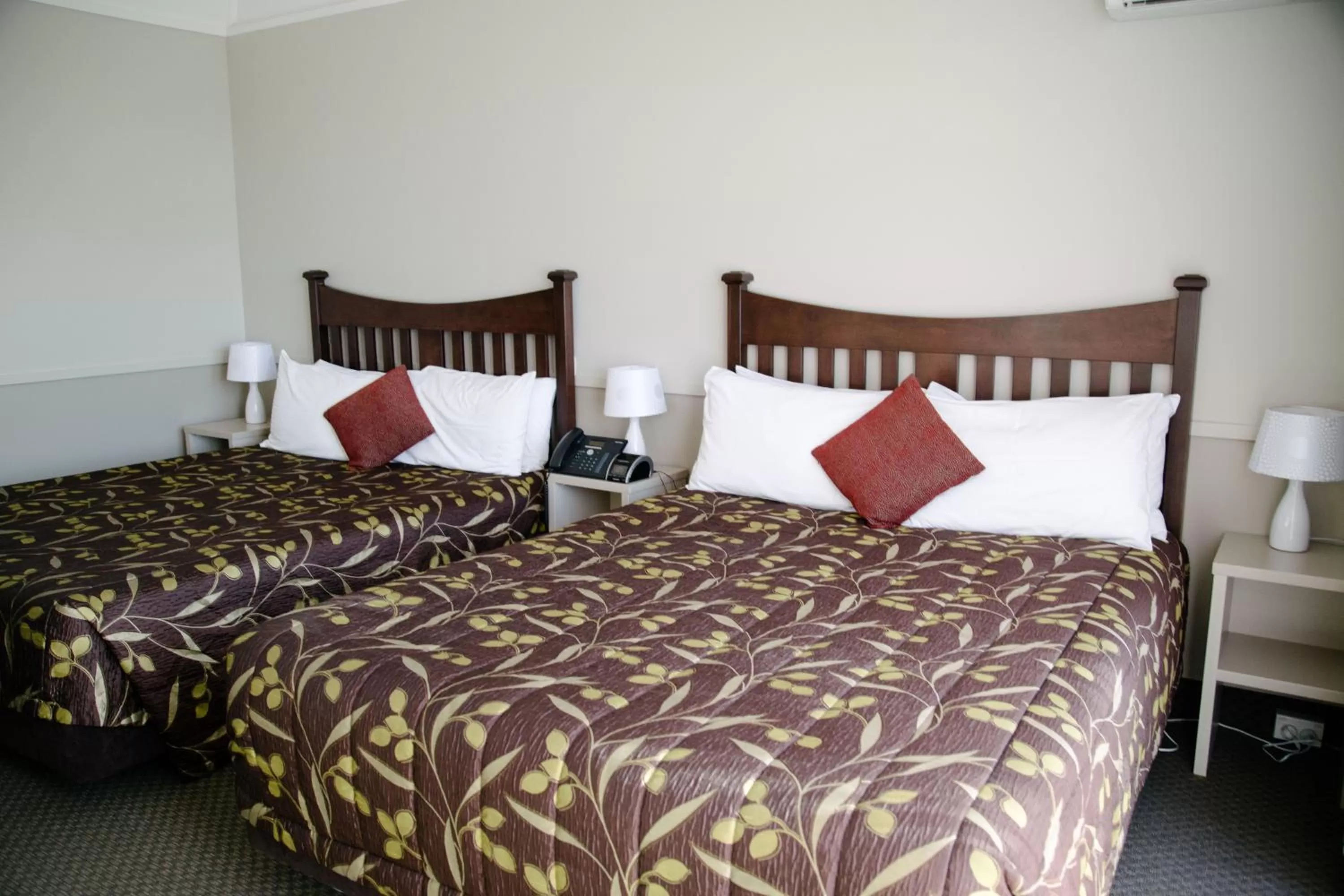 Photo of the whole room, Bed in Hotel Ashburton