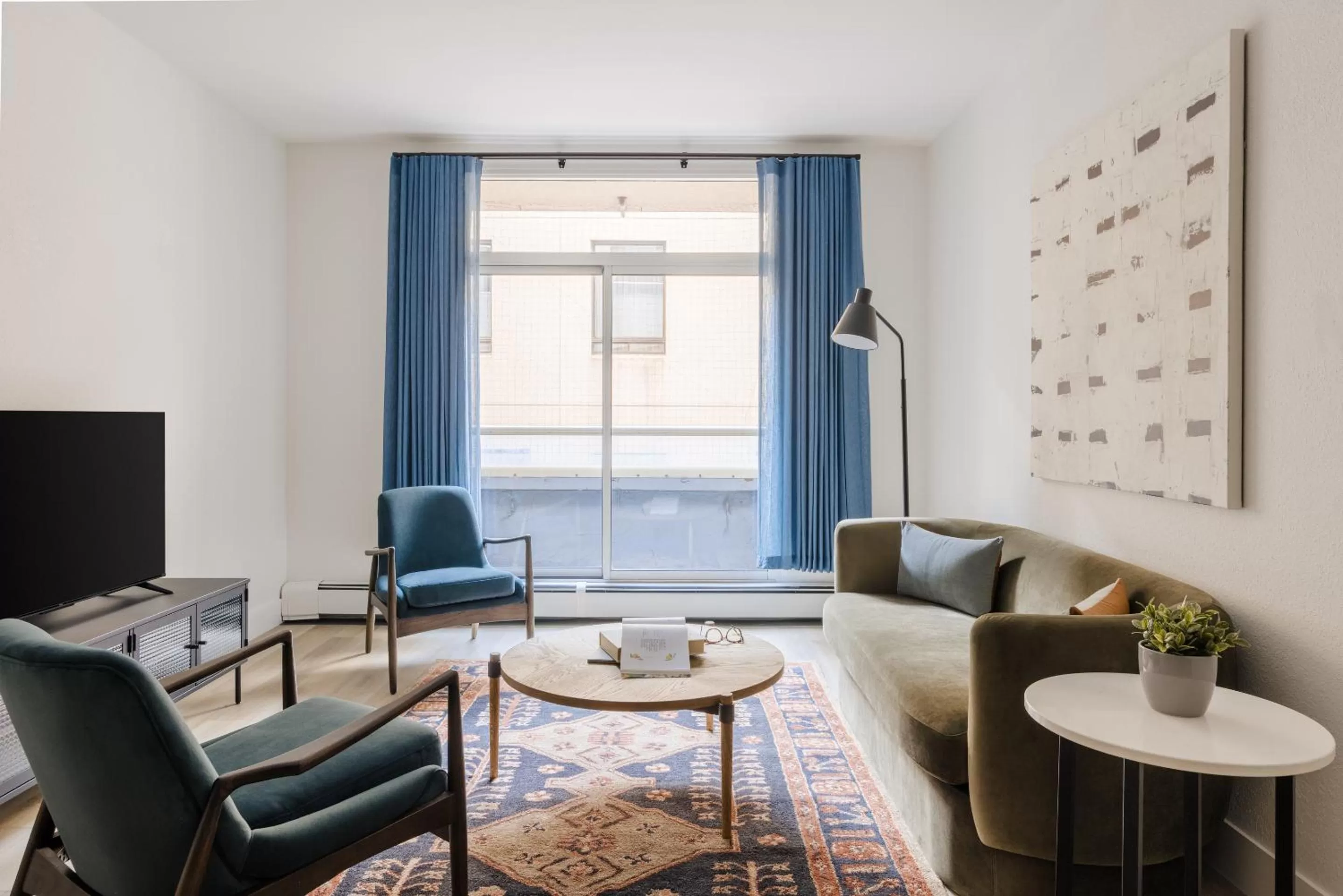 Apartment with Balcony in Sonder Rideau