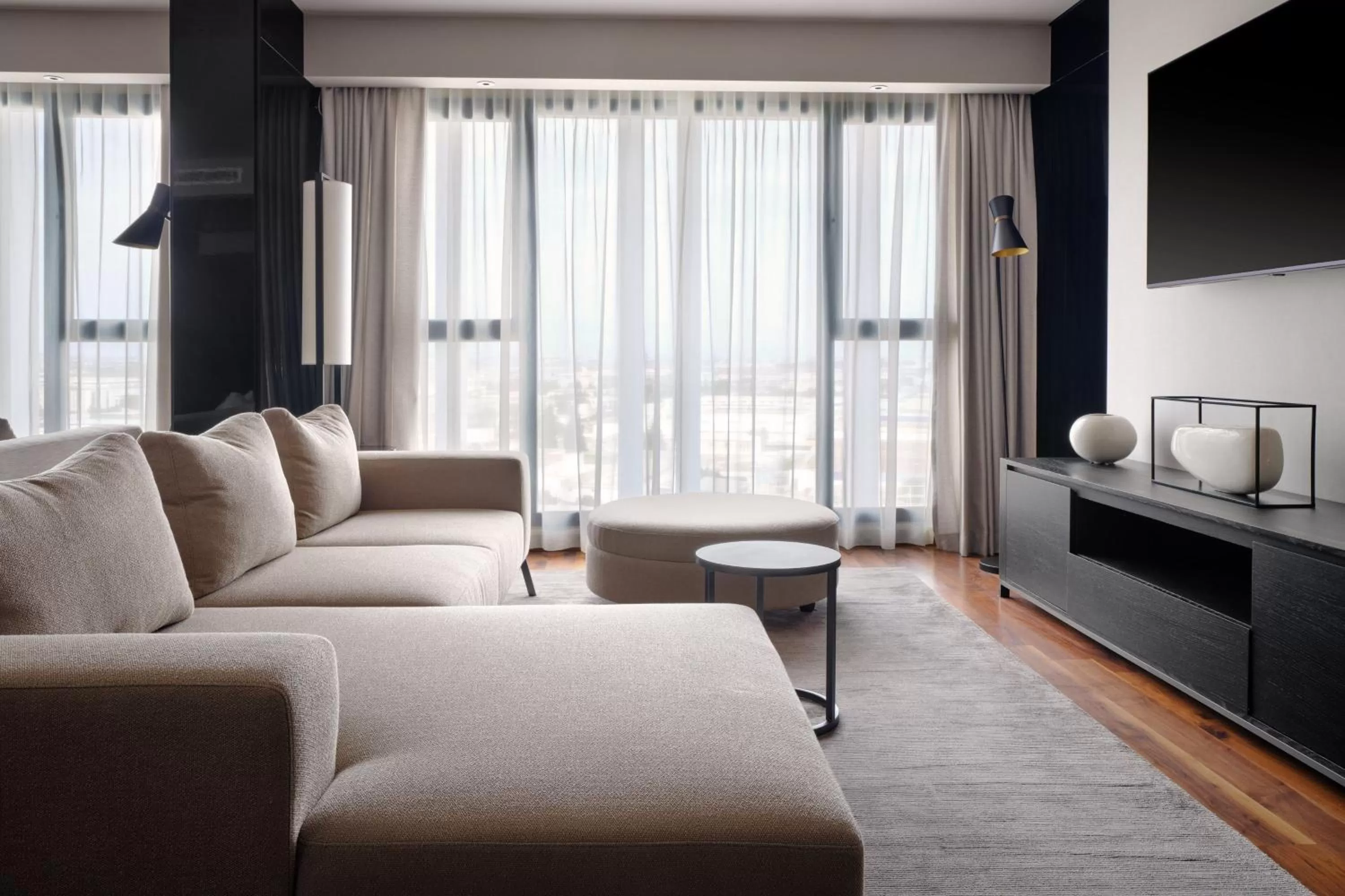 Living room in Tunis Marriott Hotel